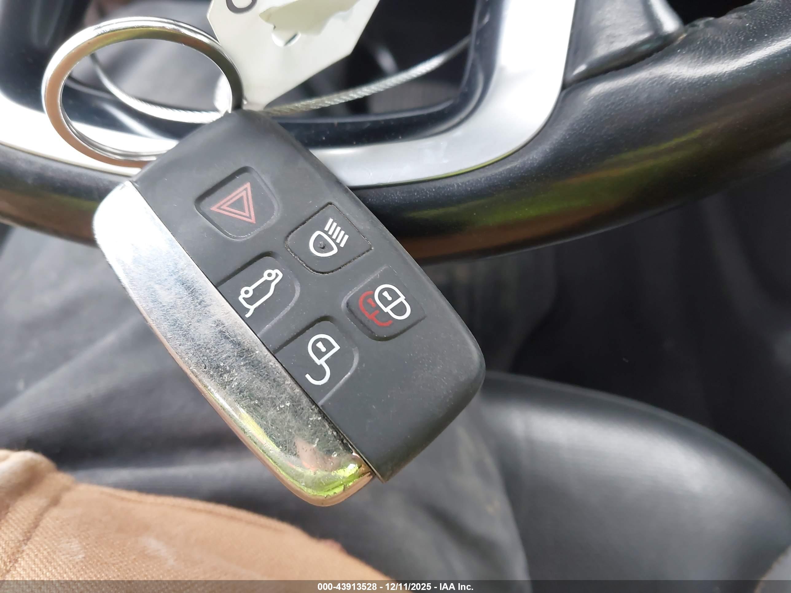 LAND ROVER image 11