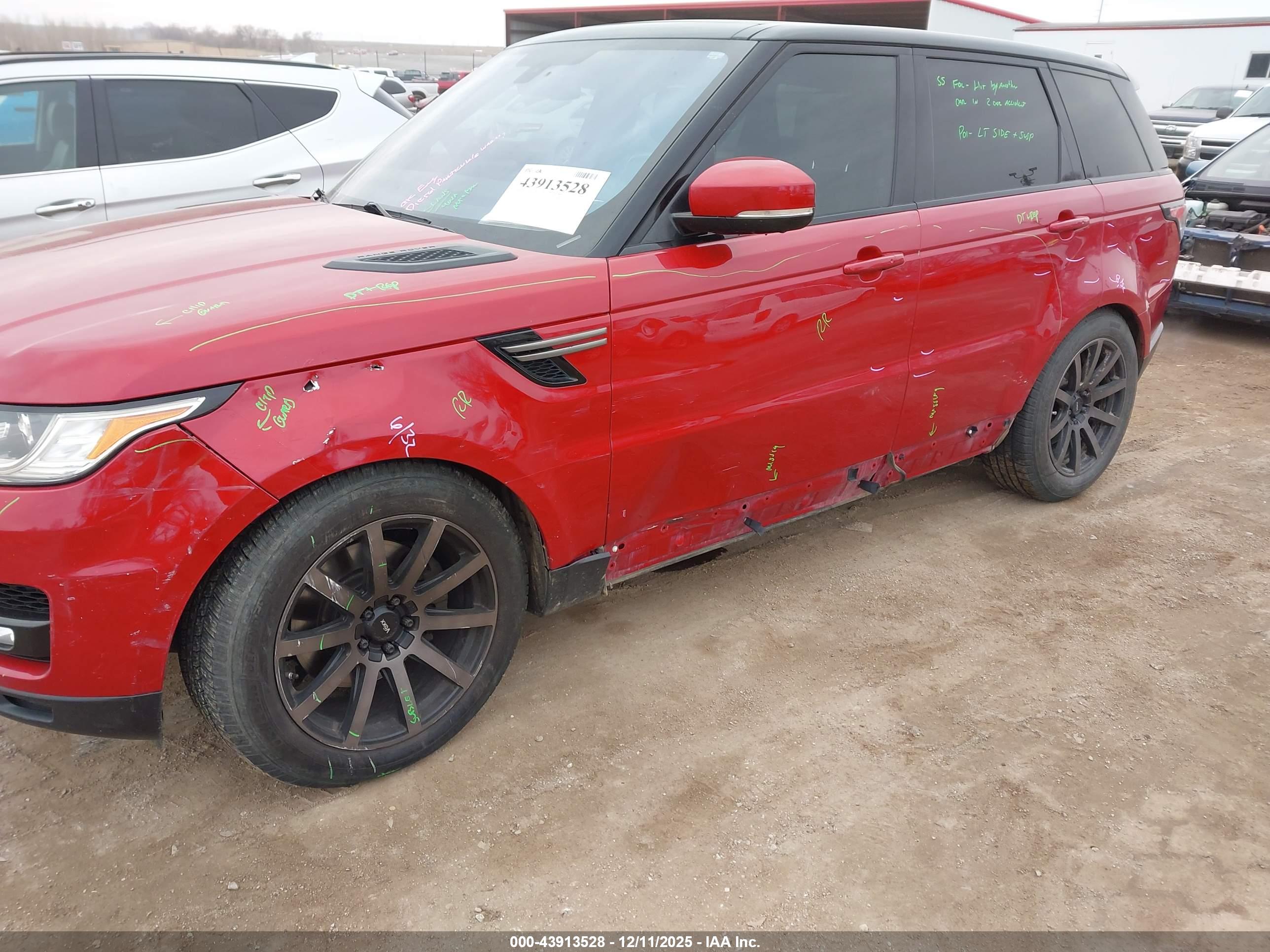 LAND ROVER image 6