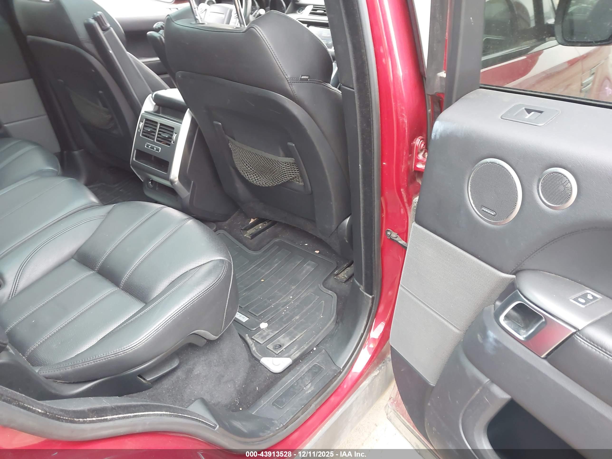 LAND ROVER image 8