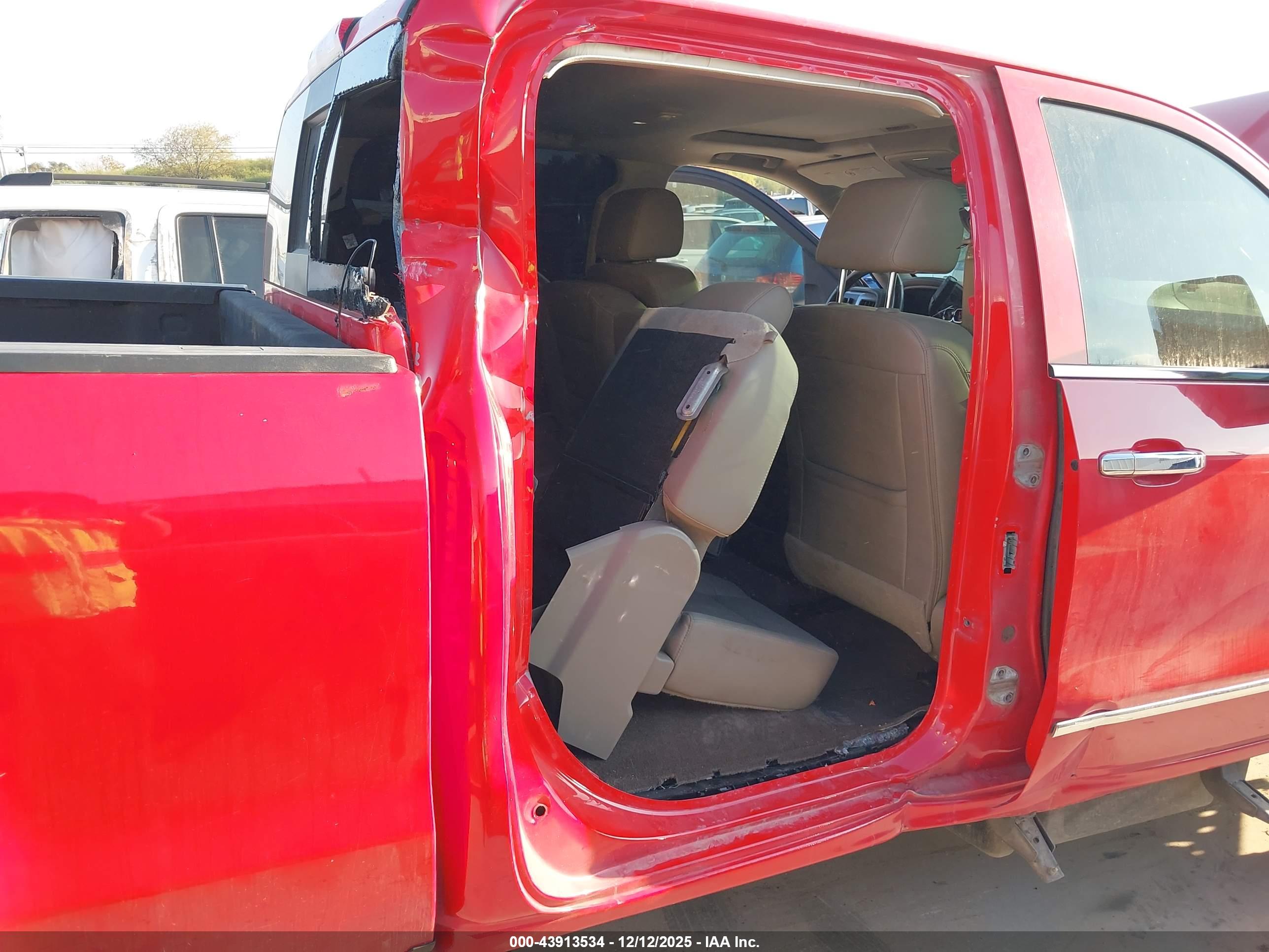 CHEVROLET SILVERADO image 6