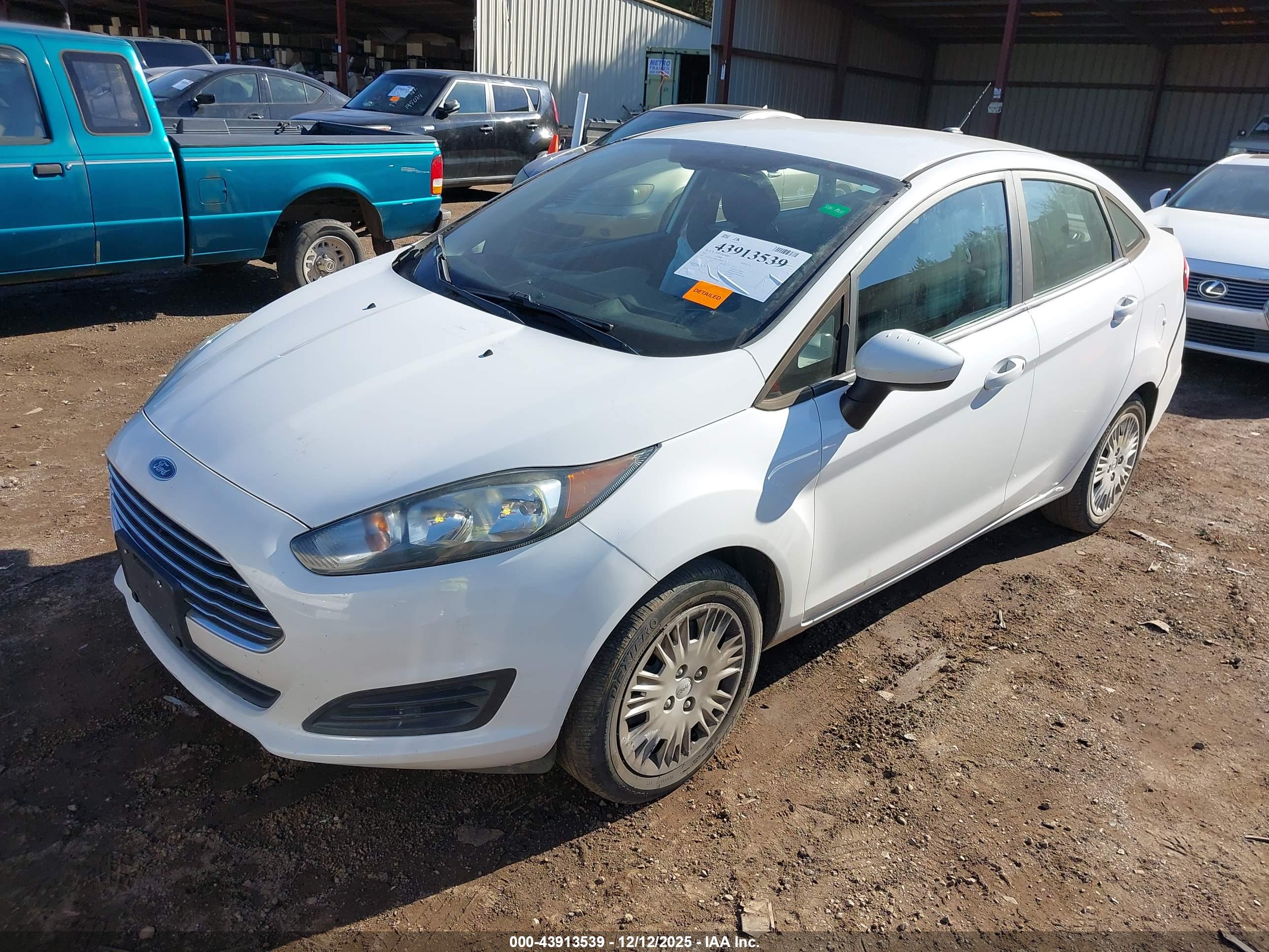 FORD FIESTA image 2