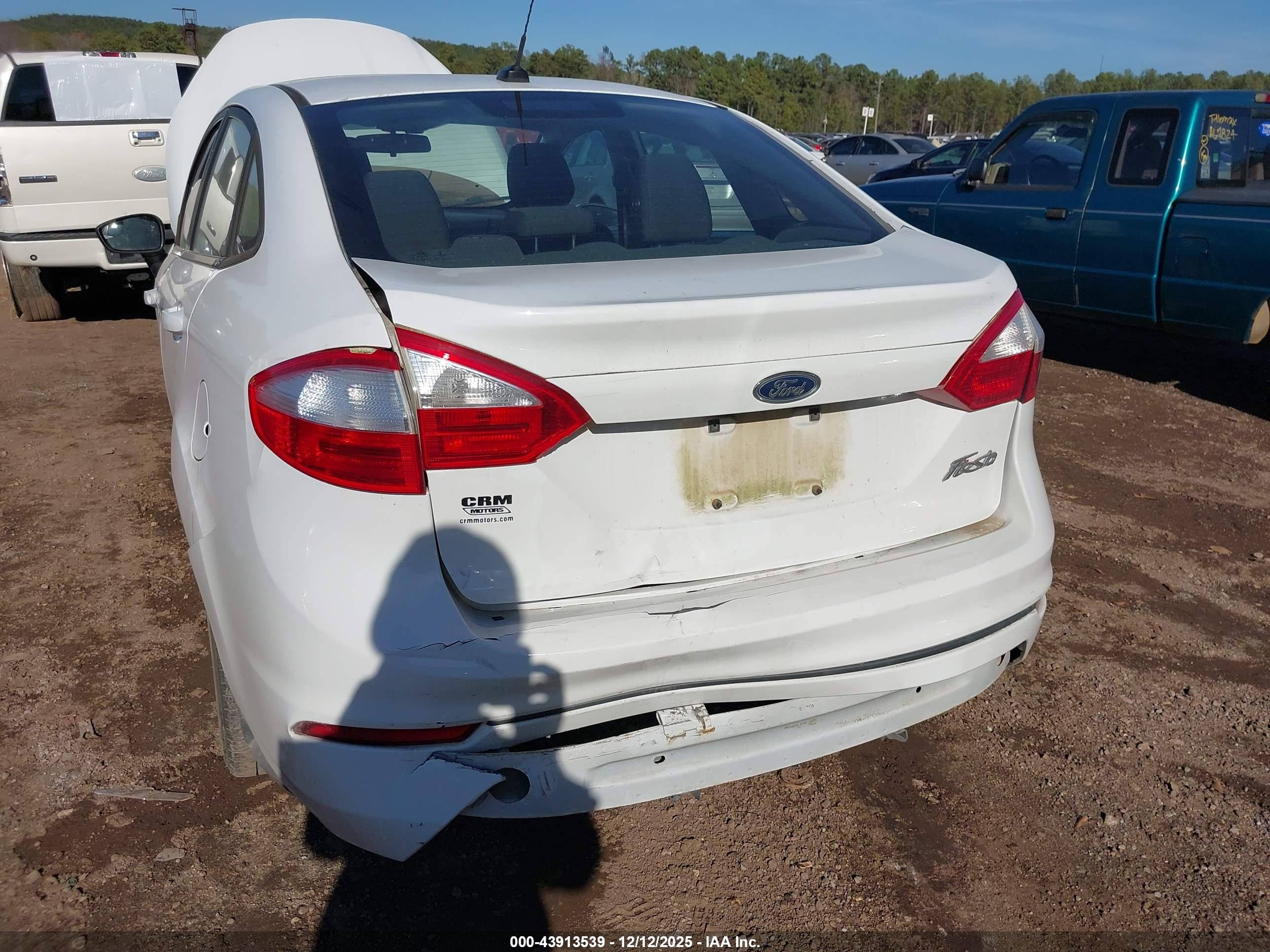 FORD FIESTA image 6