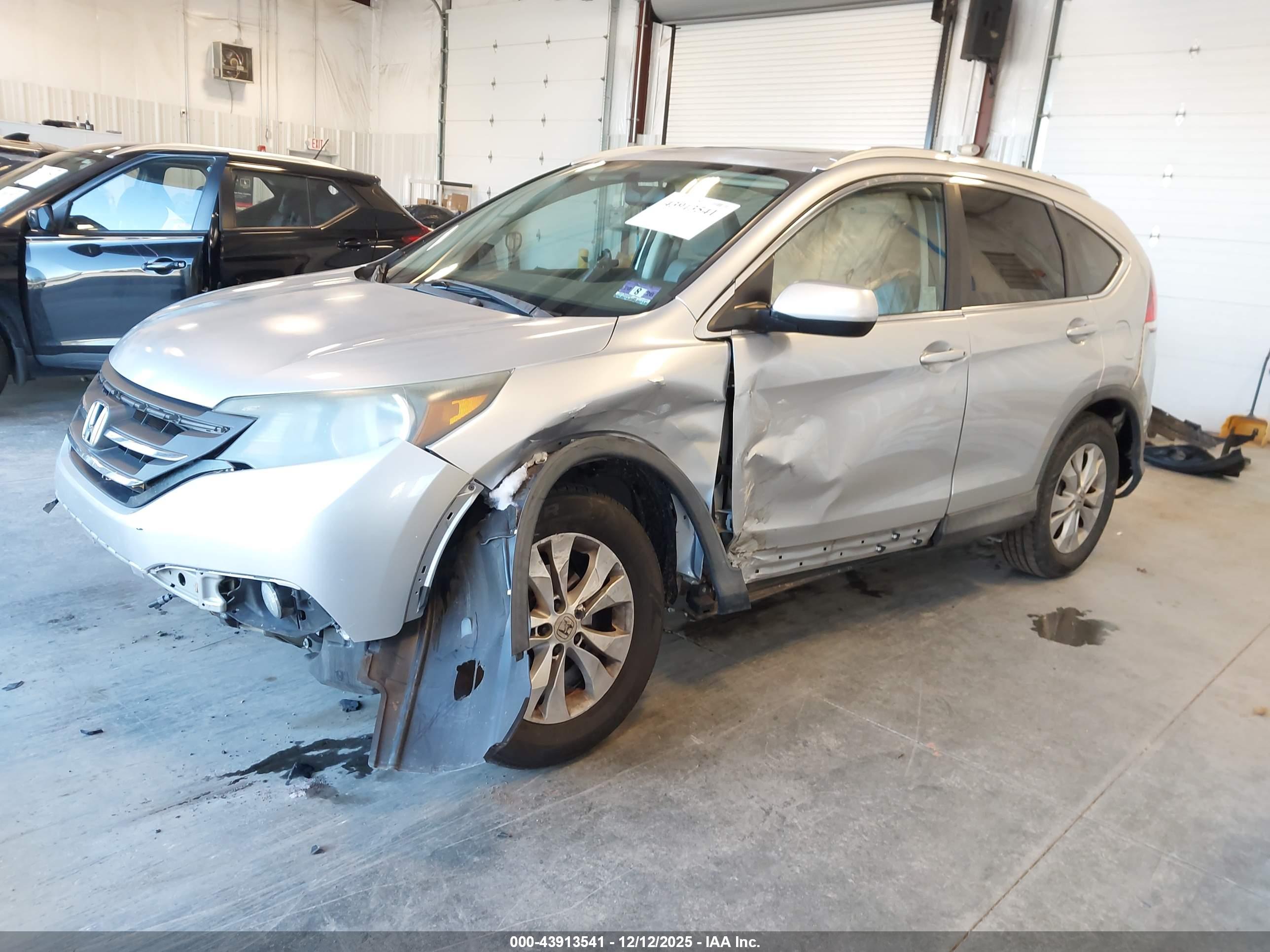 HONDA CR-V image 2