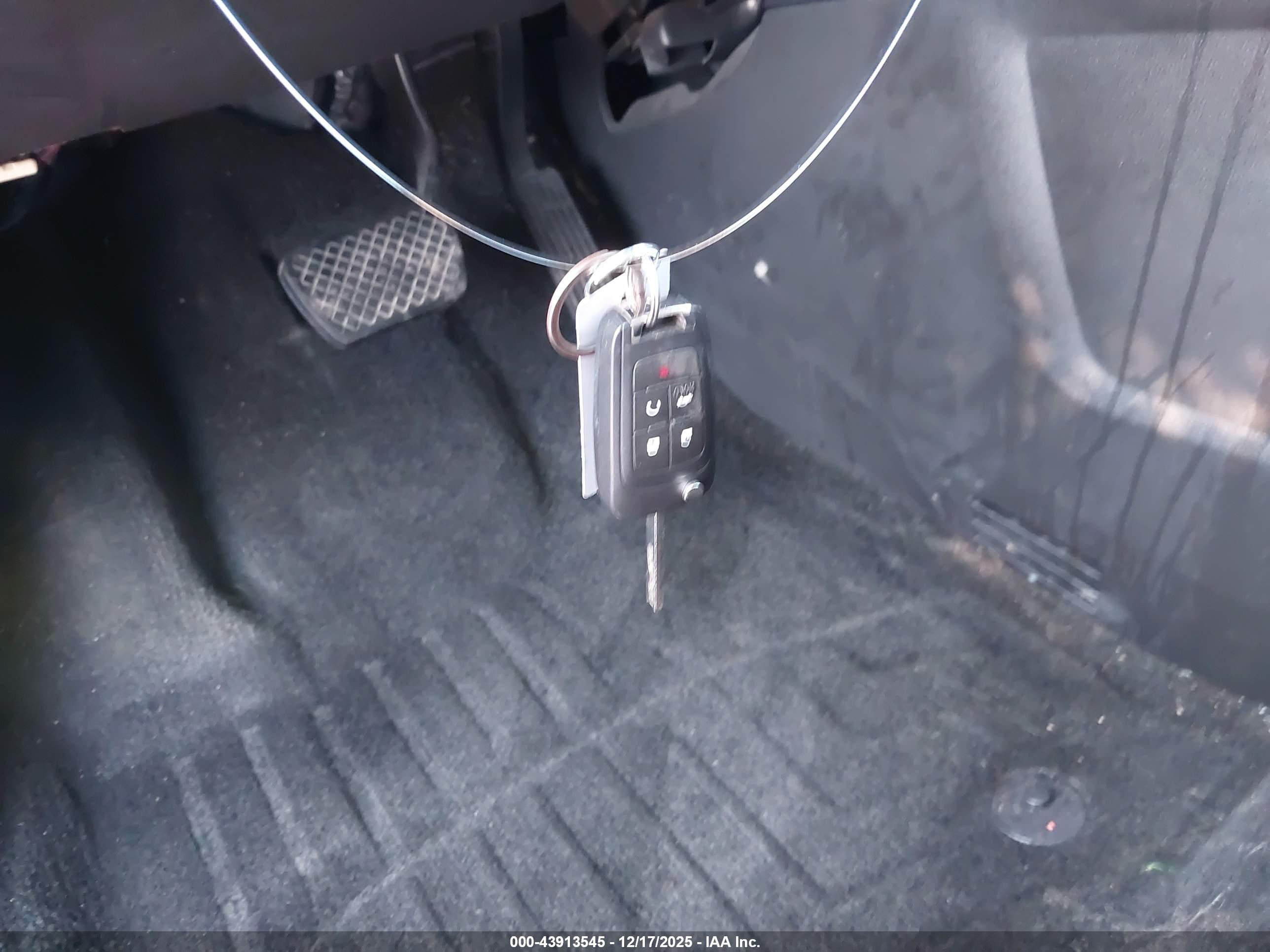 CHEVROLET EQUINOX image 11