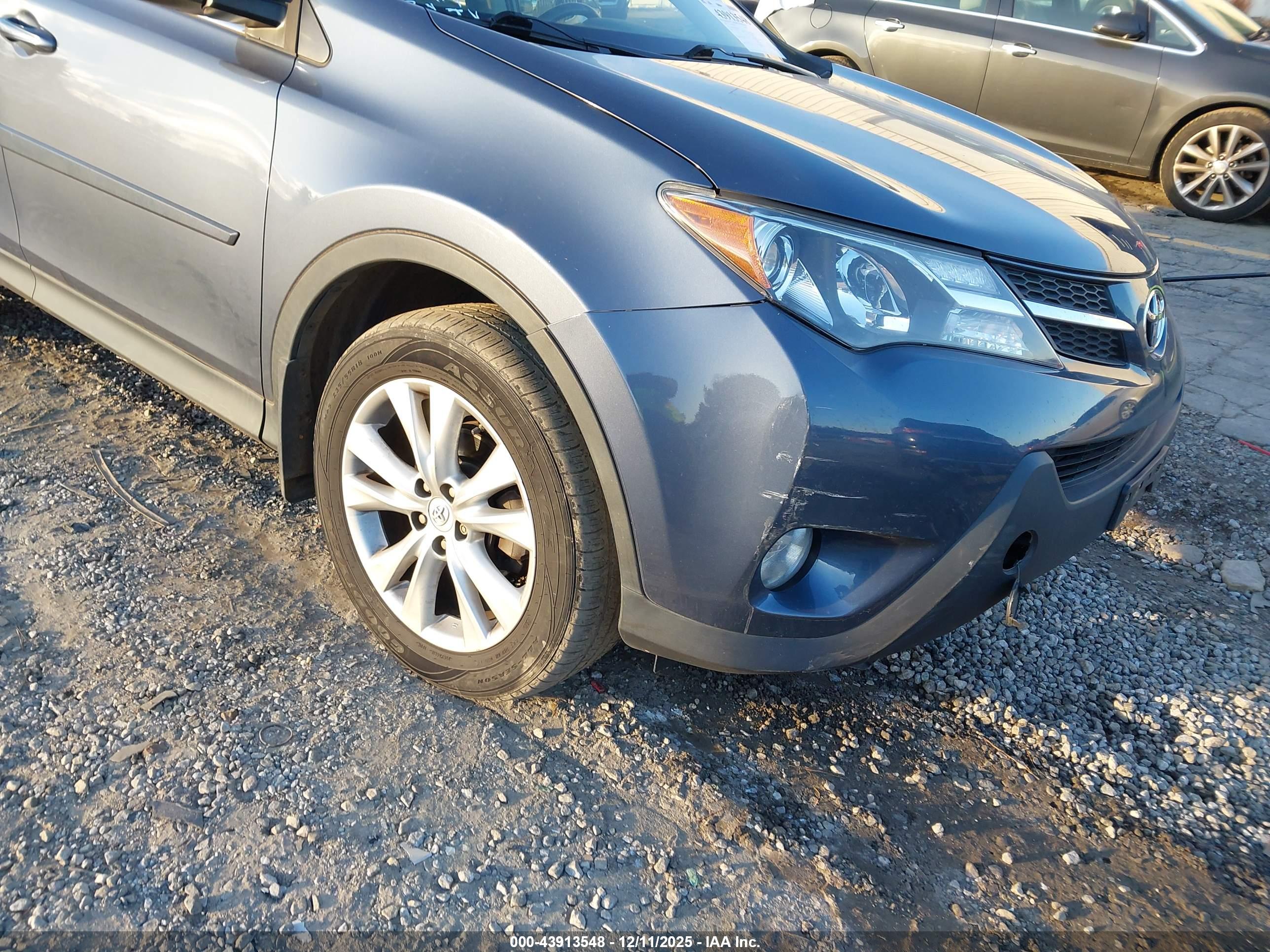 TOYOTA RAV4 image 6