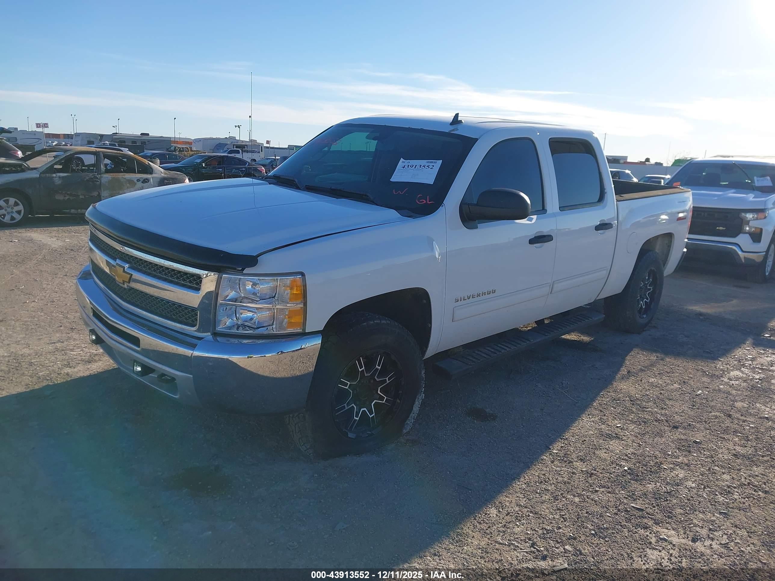 CHEVROLET SILVERADO image 2