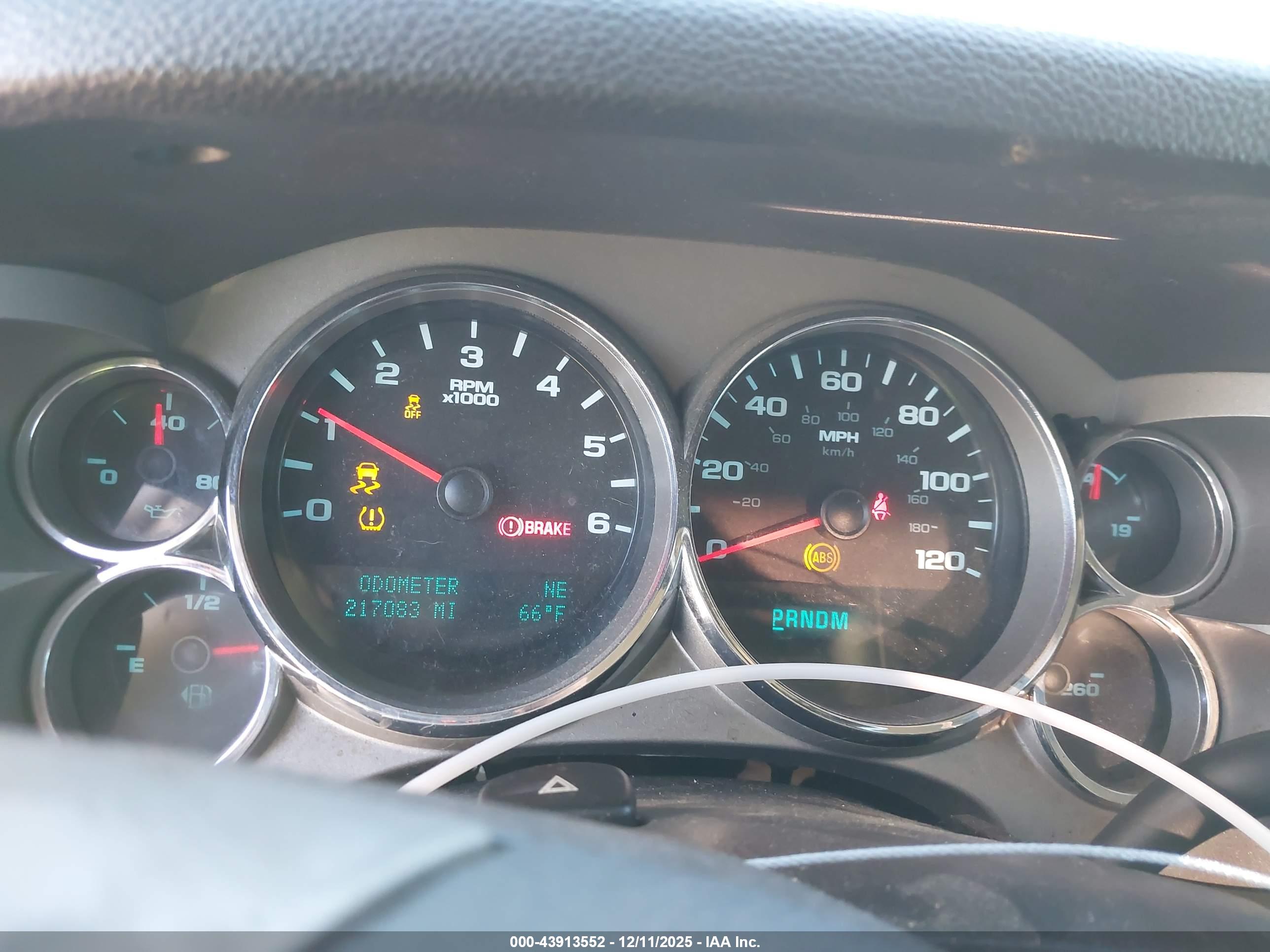 CHEVROLET SILVERADO image 7