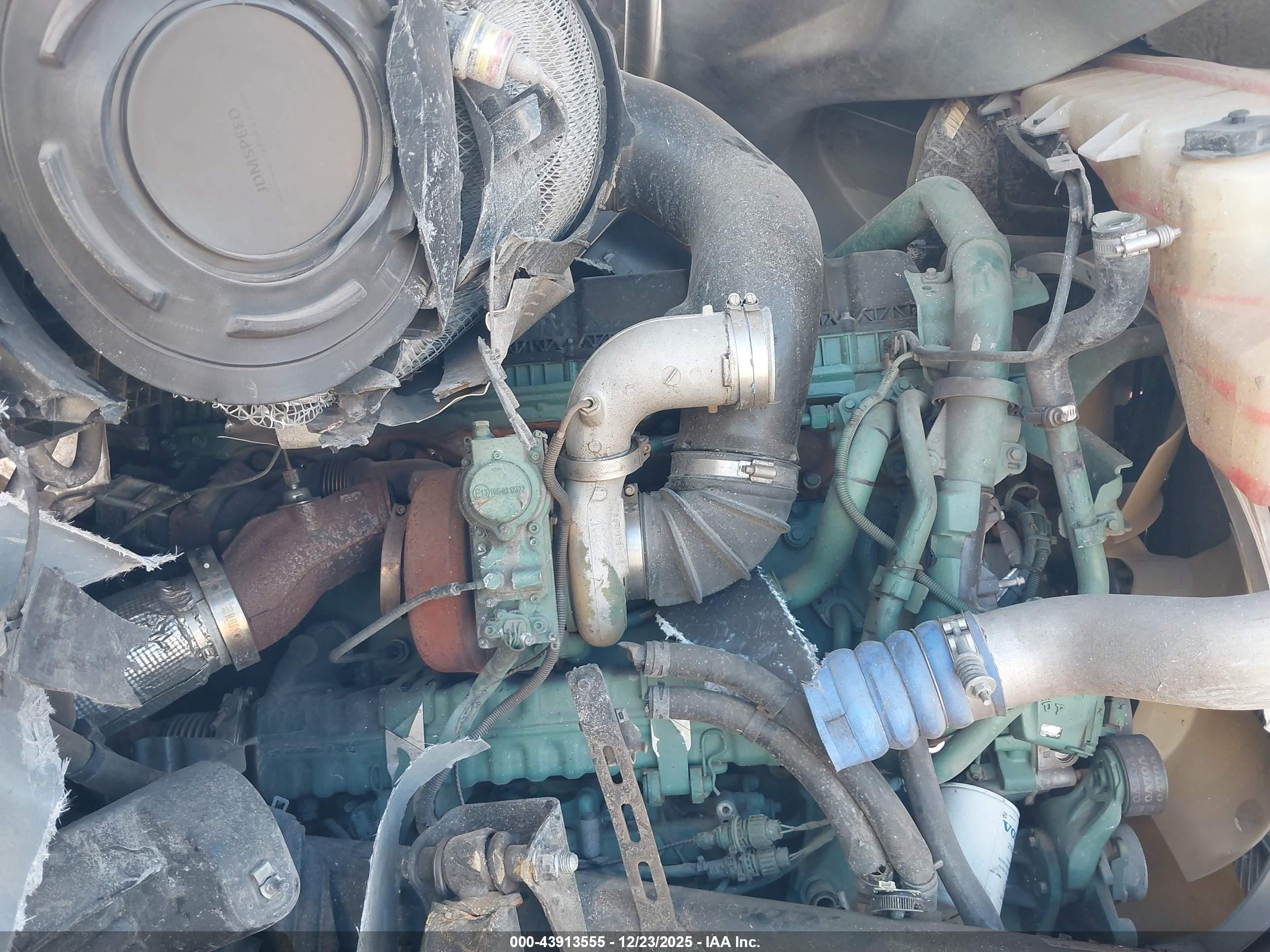 VOLVO VN image 10