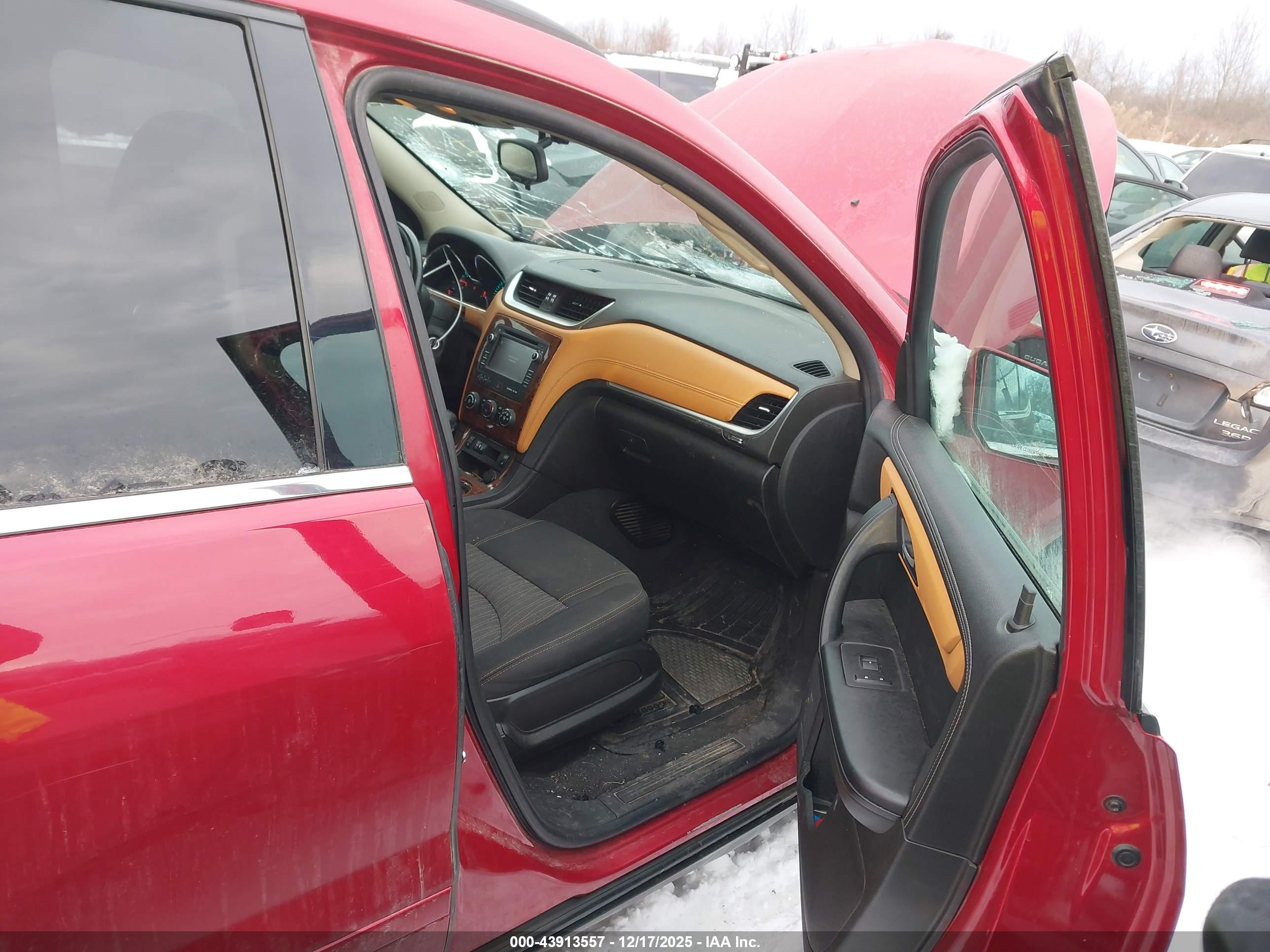 CHEVROLET TRAVERSE image 5