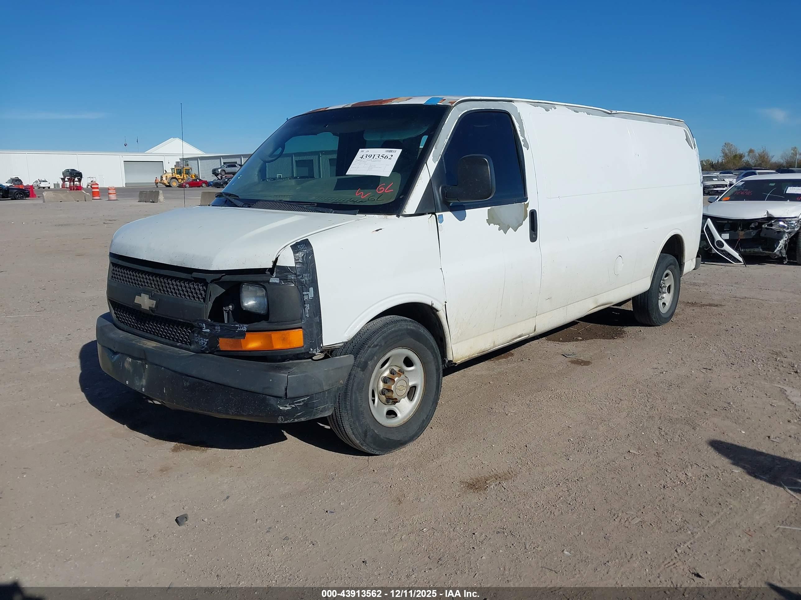 CHEVROLET EXPRESS image 2