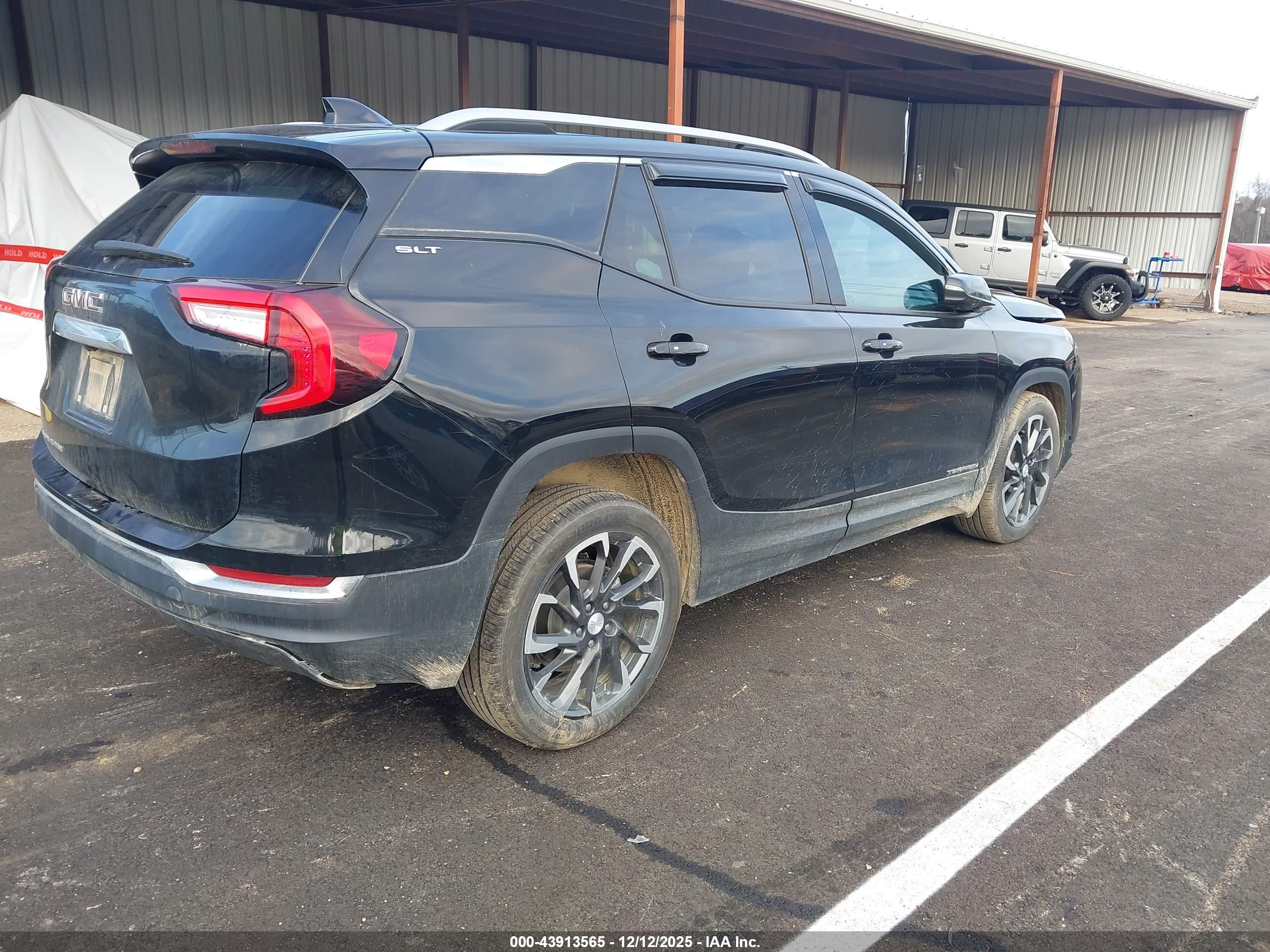 GMC TERRAIN image 4