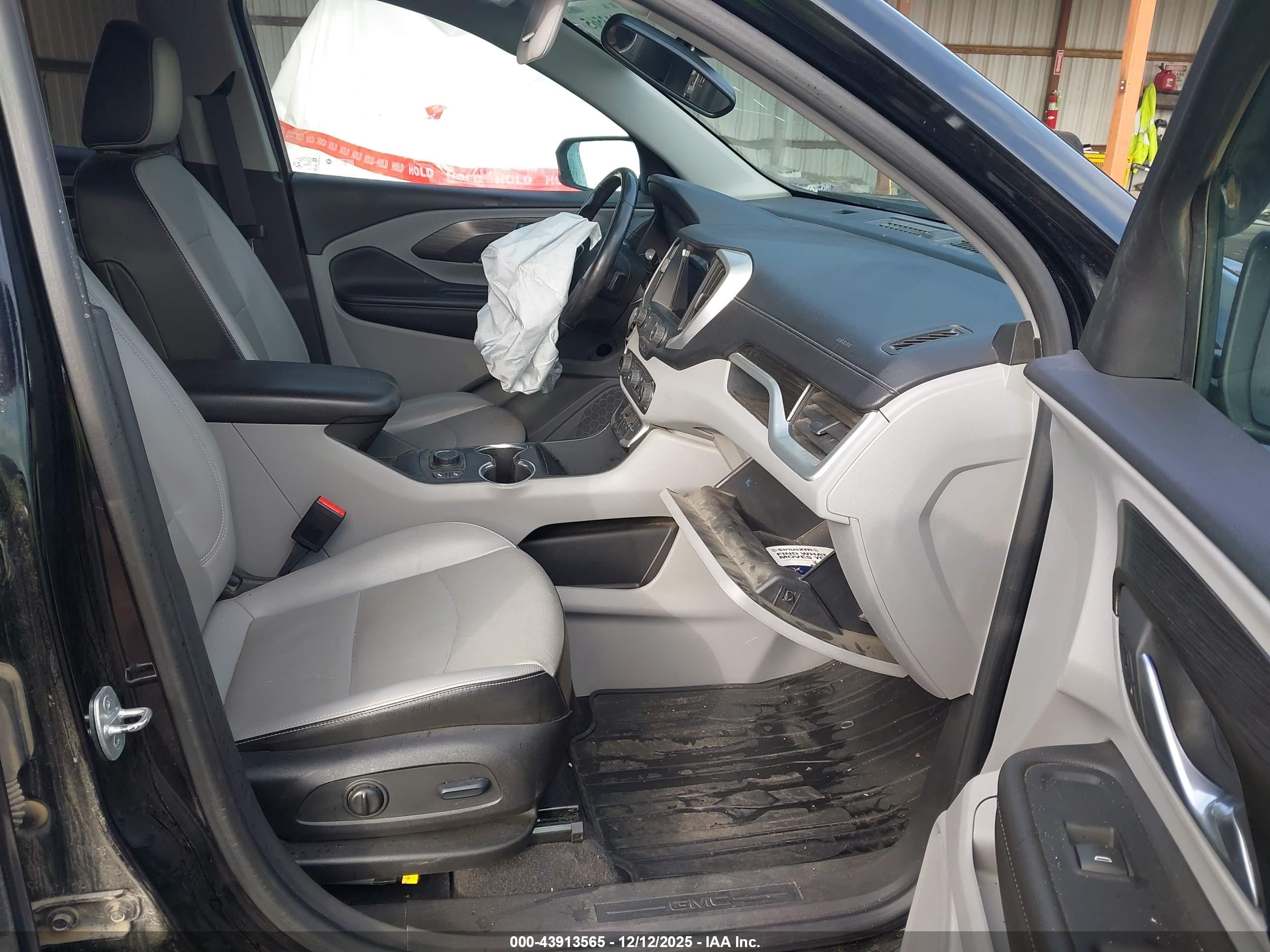 GMC TERRAIN image 5