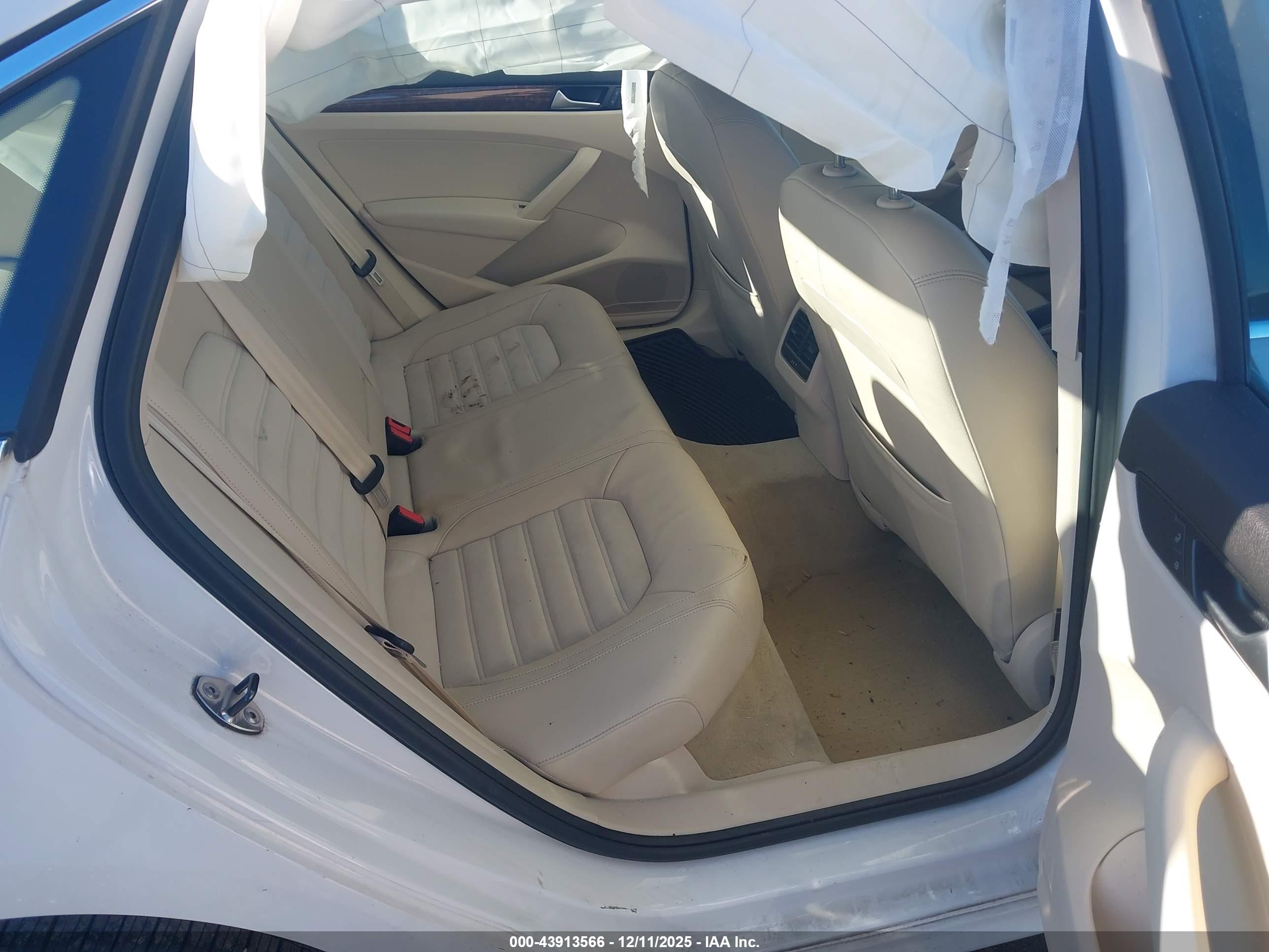 VOLKSWAGEN PASSAT image 8