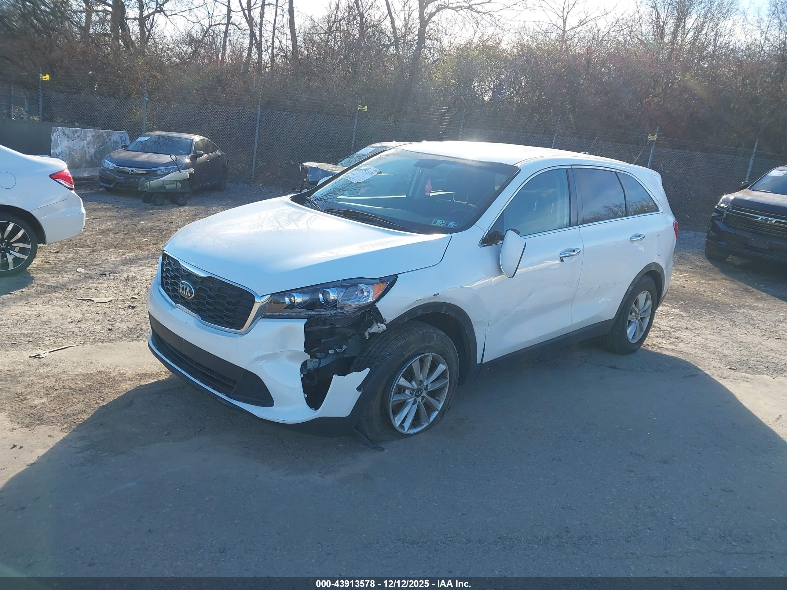 KIA SORENTO image 2