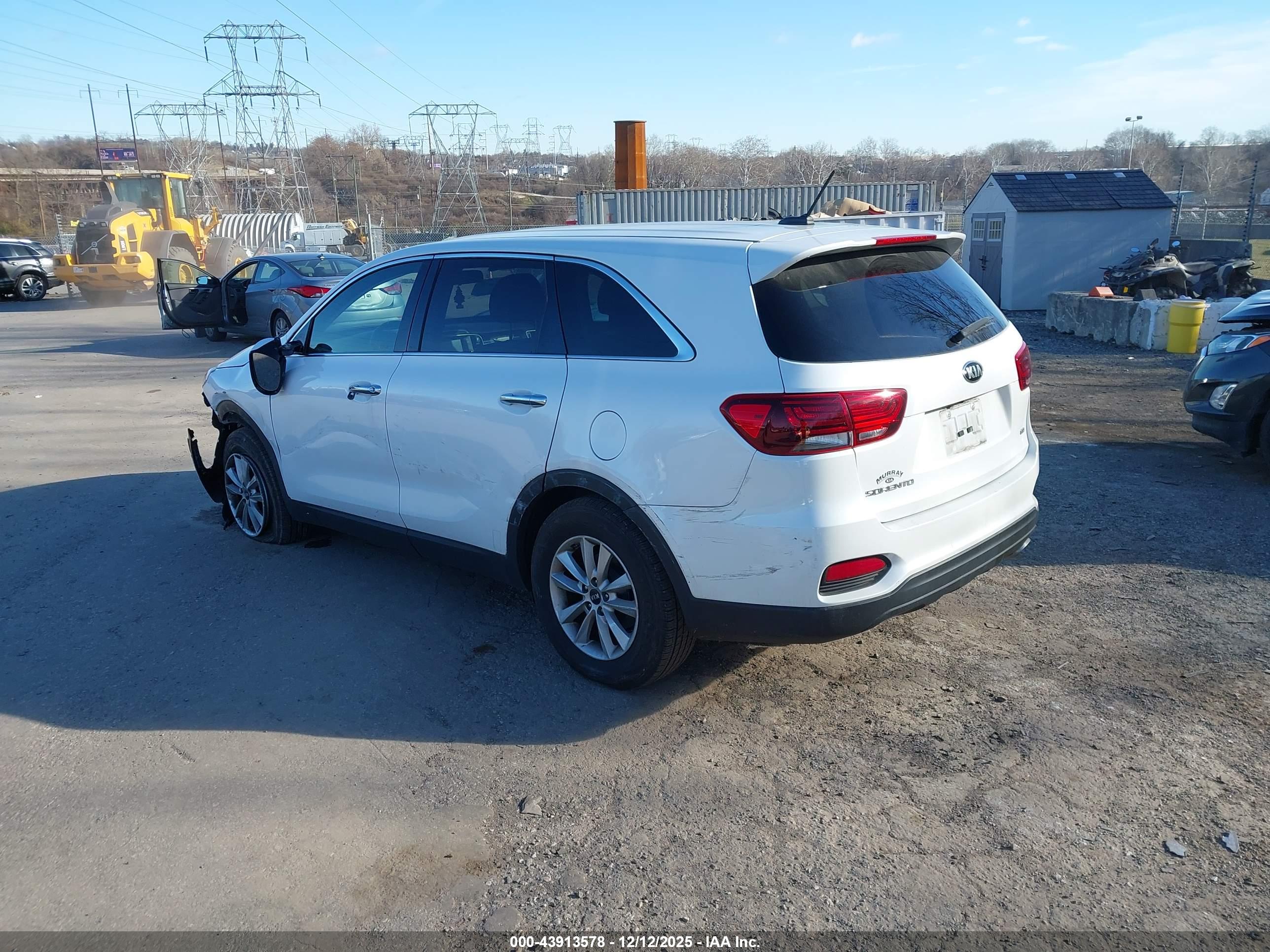 KIA SORENTO image 3