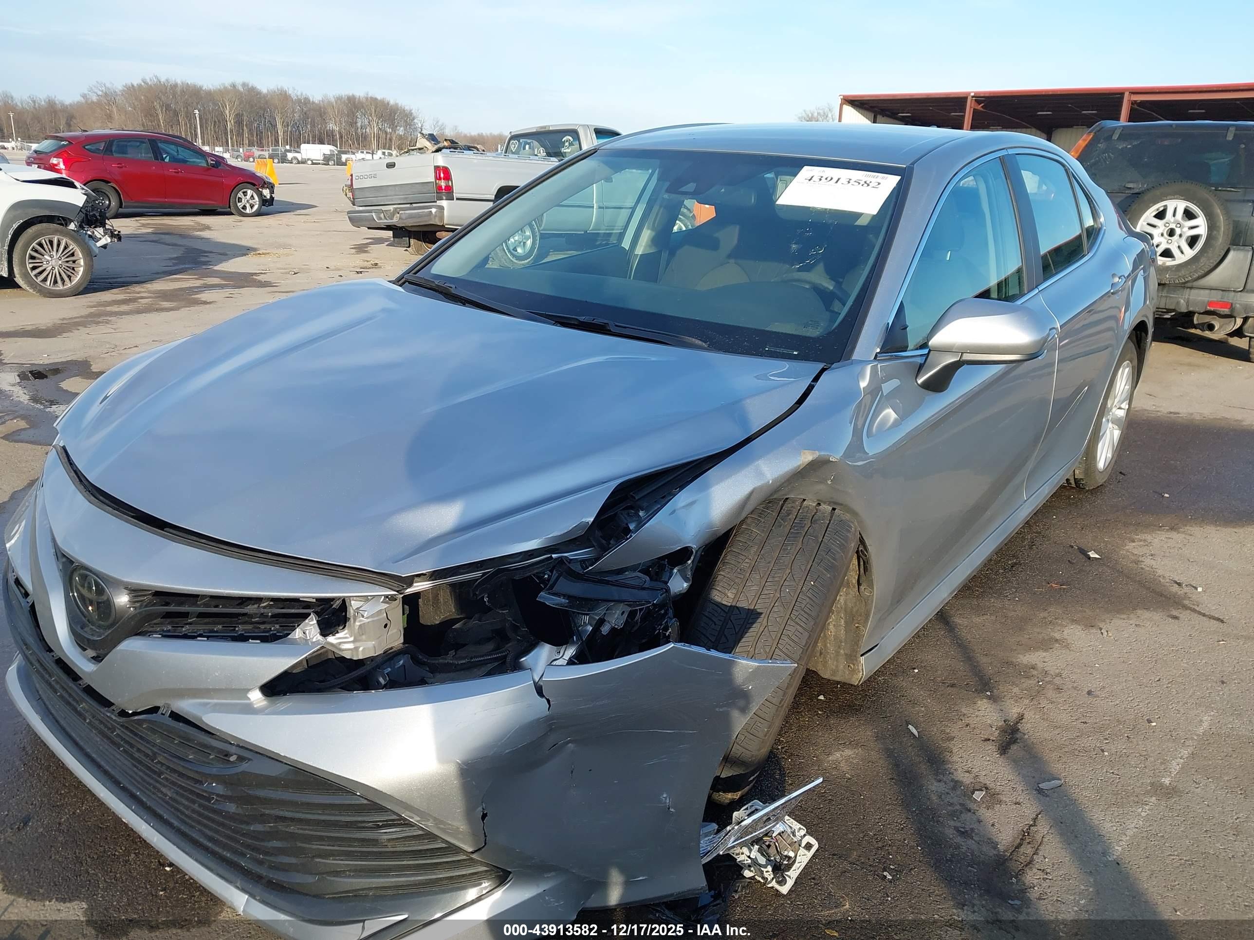 TOYOTA CAMRY image 6