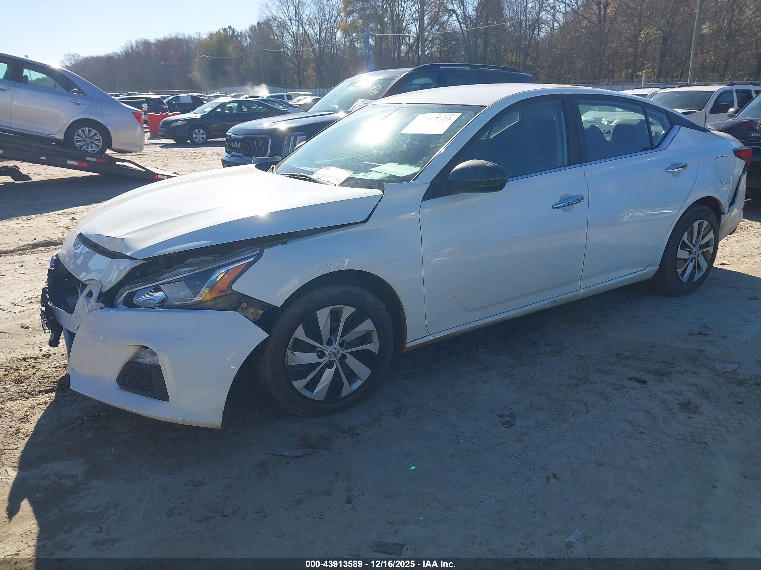 NISSAN ALTIMA image 2