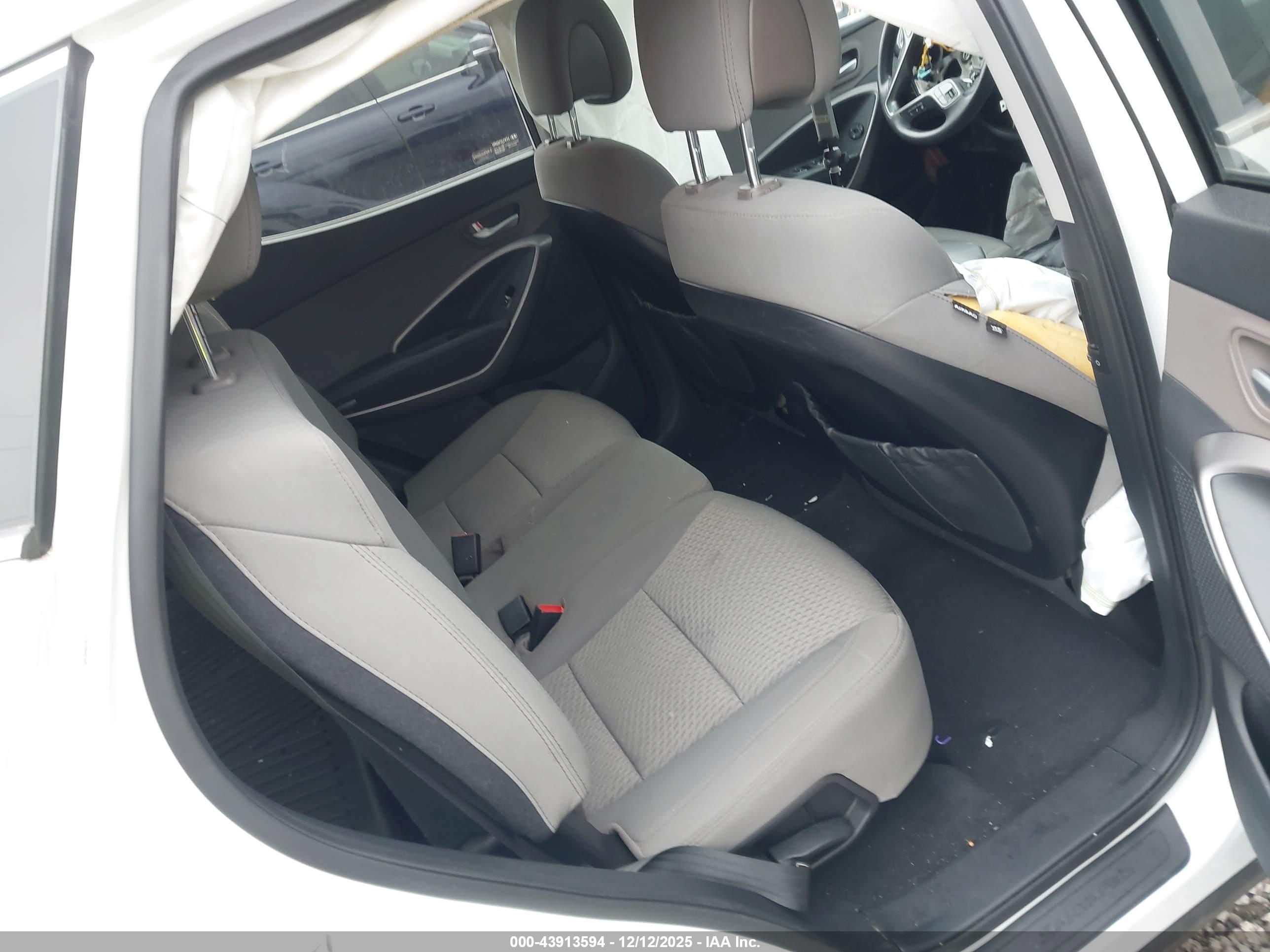 HYUNDAI SANTA image 8