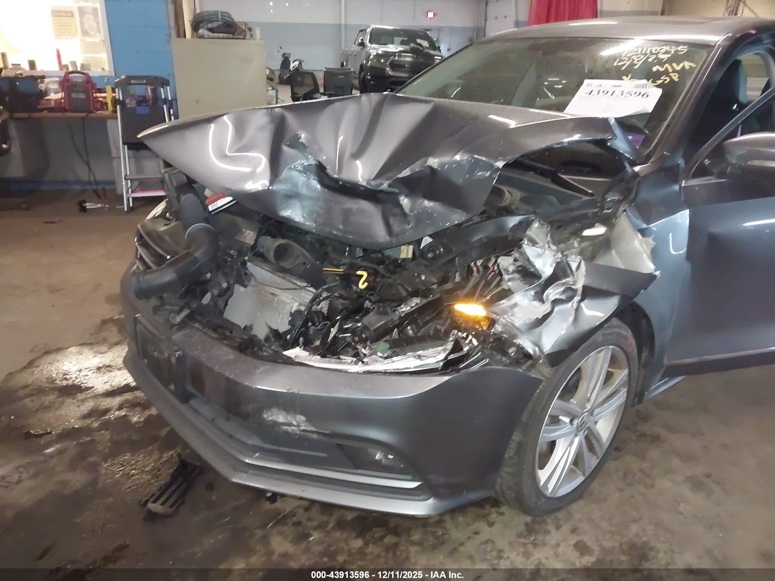 VOLKSWAGEN JETTA image 6