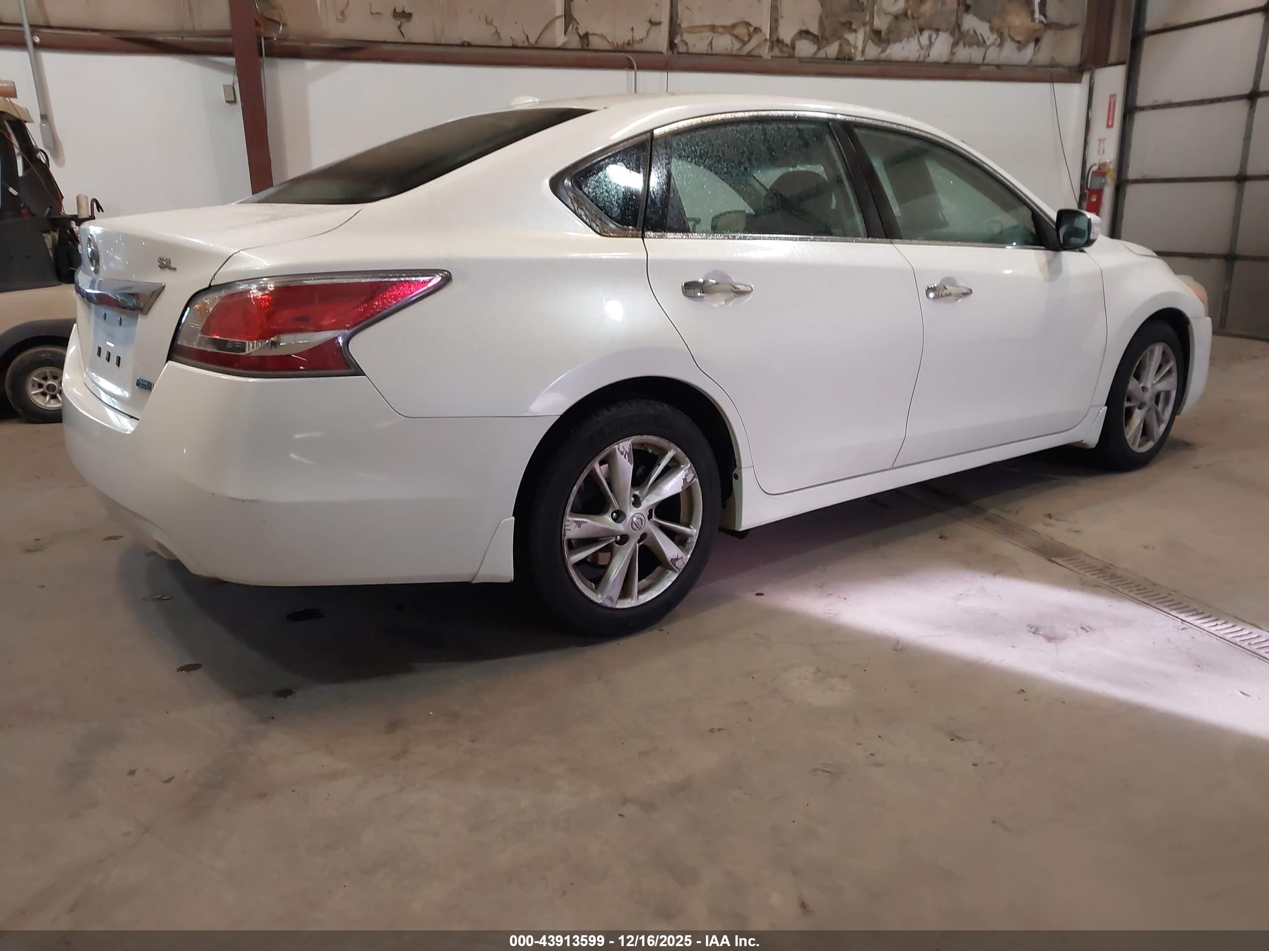 NISSAN ALTIMA image 4