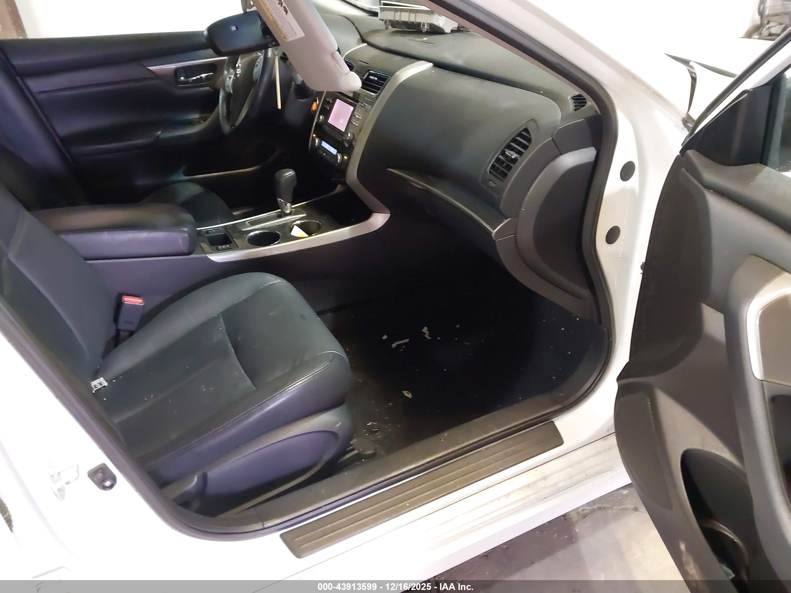 NISSAN ALTIMA image 5