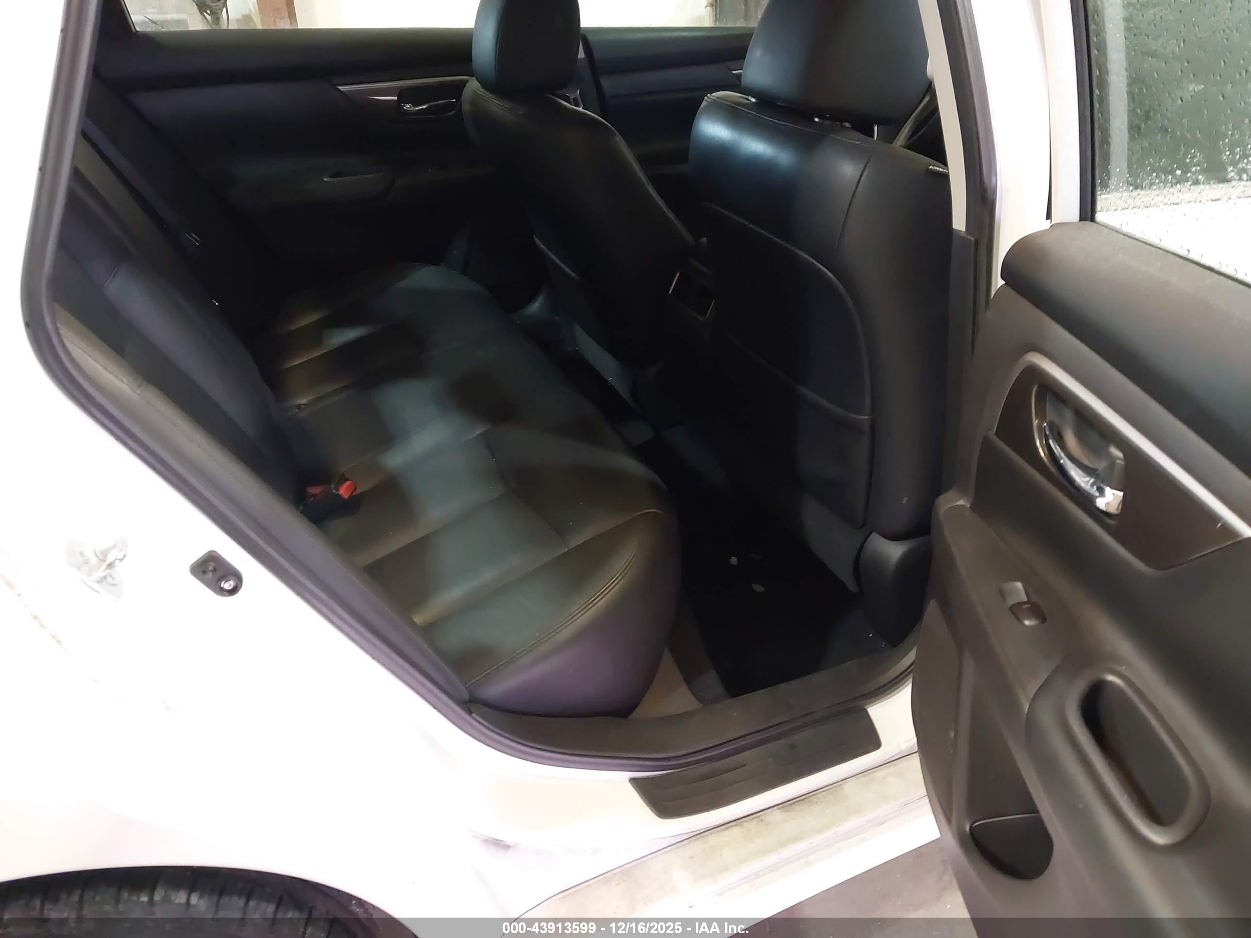 NISSAN ALTIMA image 8