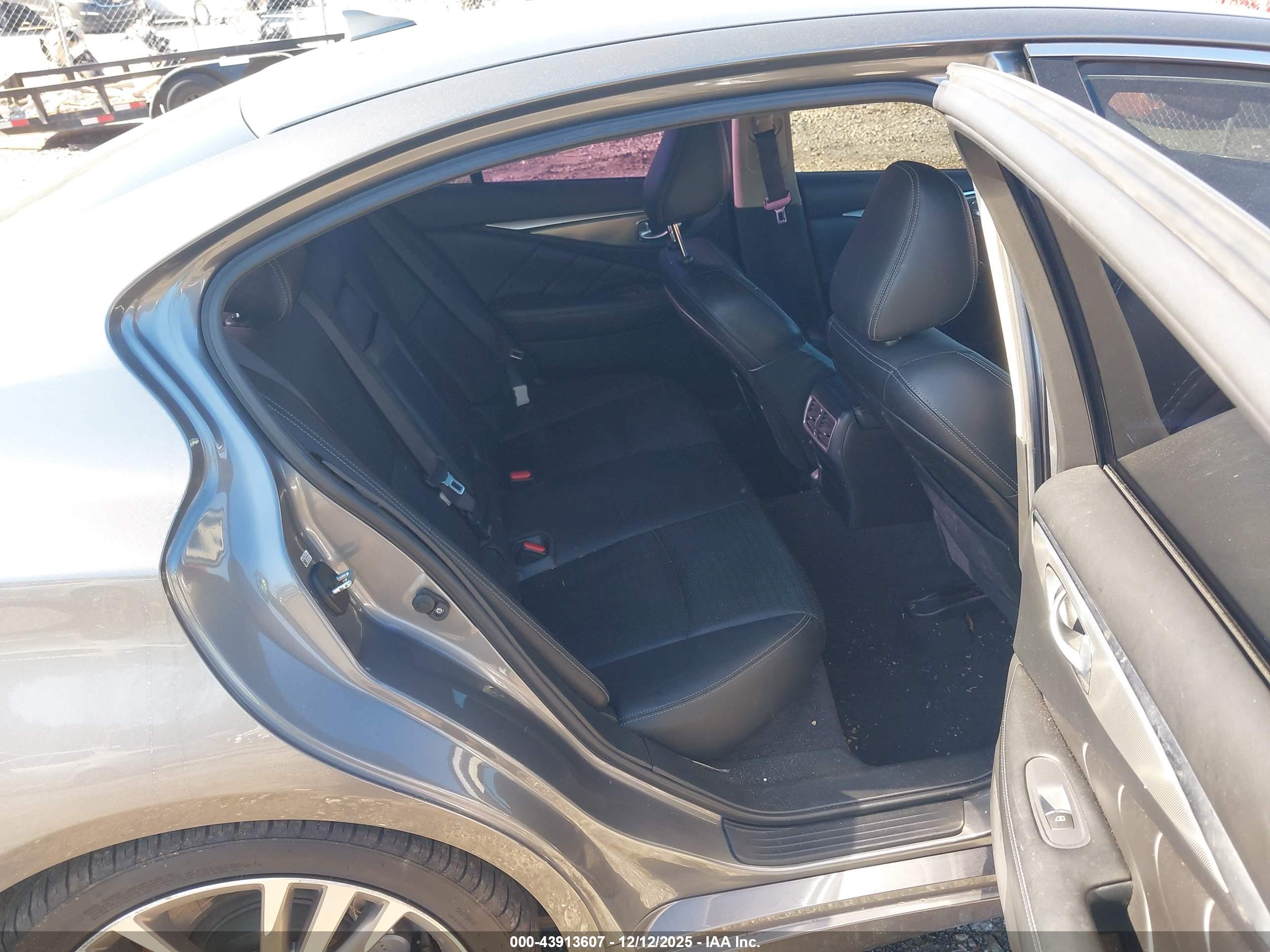 INFINITI Q50 image 8