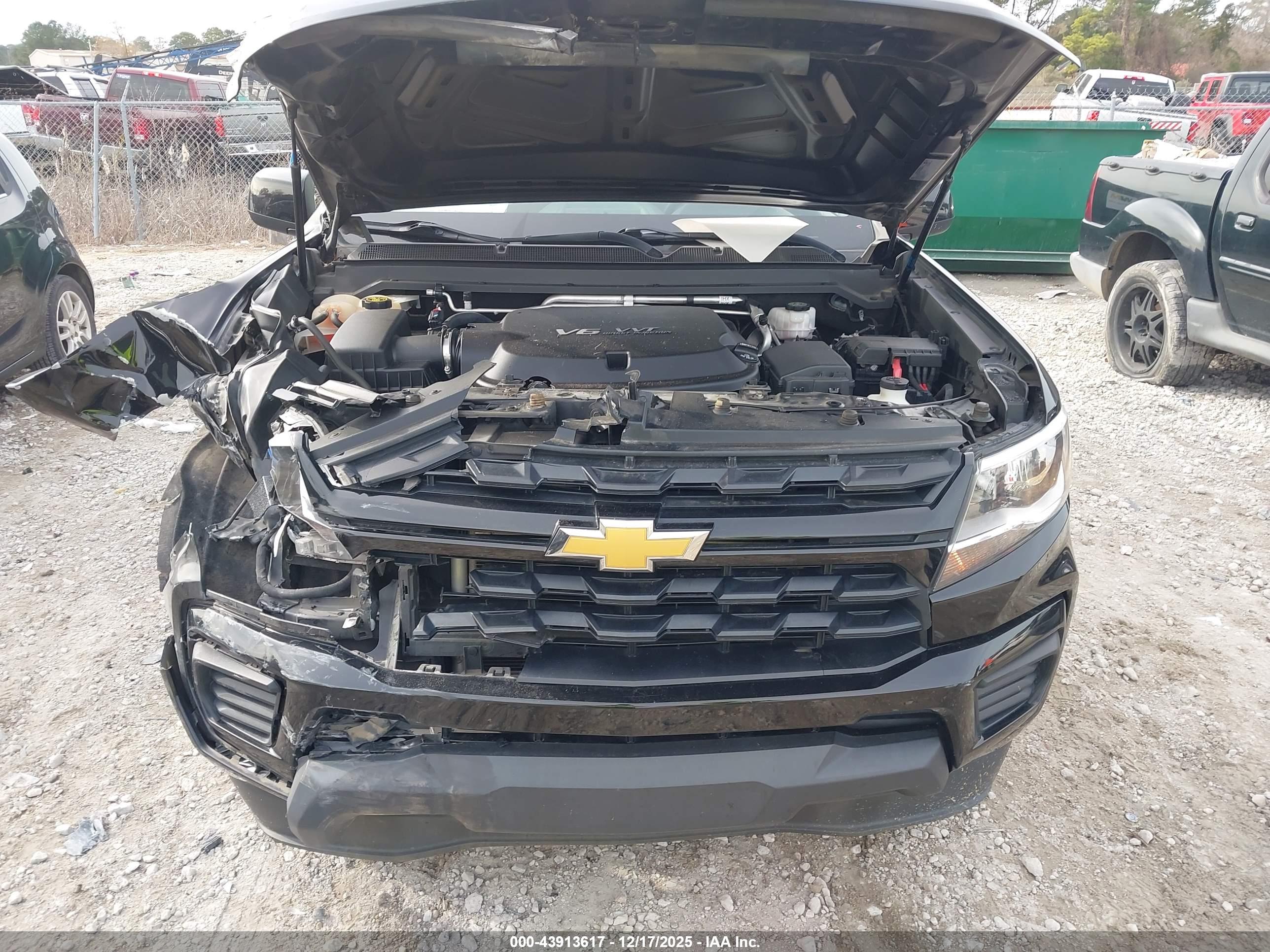 CHEVROLET COLORADO image 10