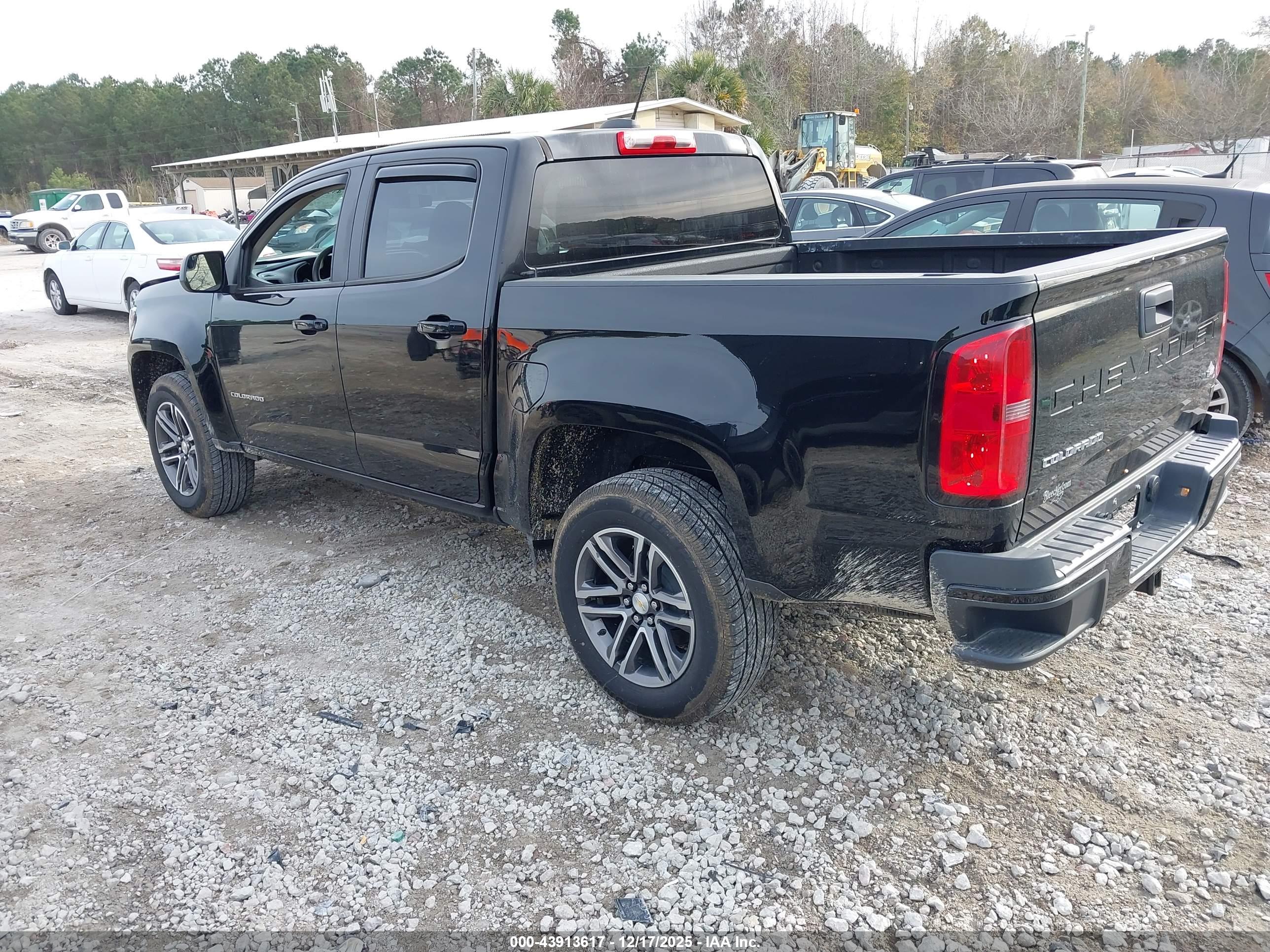 CHEVROLET COLORADO image 3