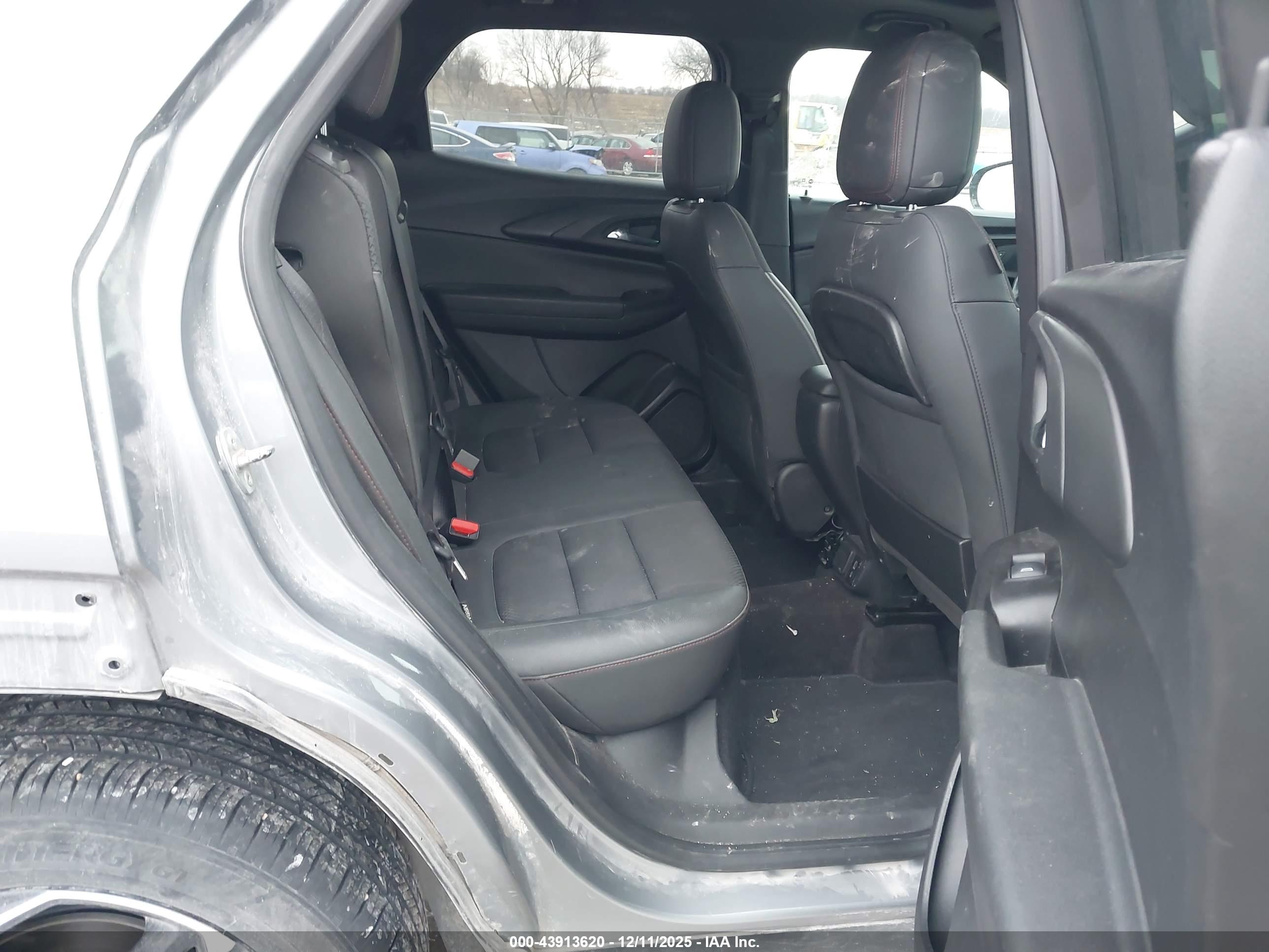 CHEVROLET TRAILBLAZER image 8