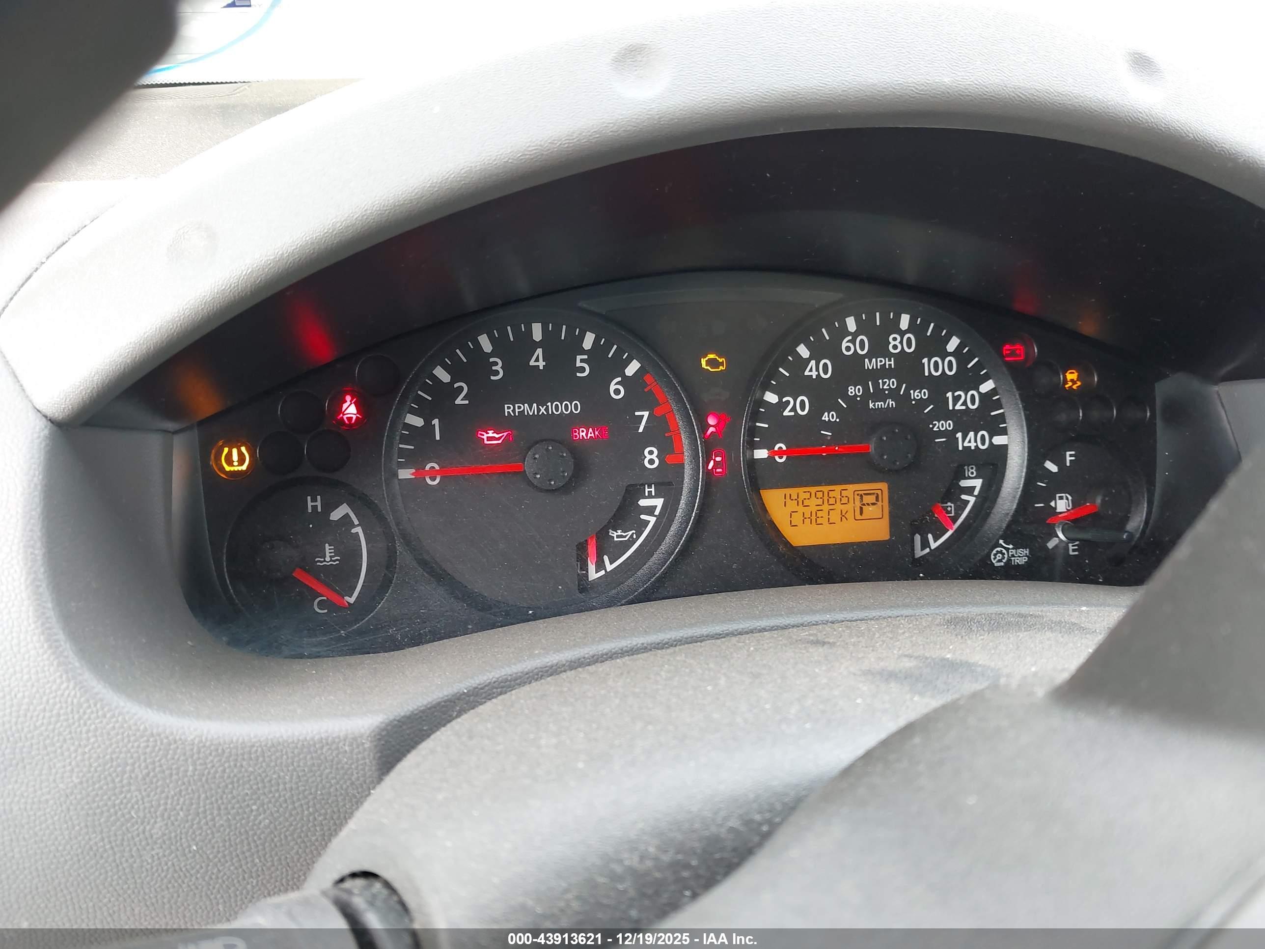 NISSAN XTERRA image 7