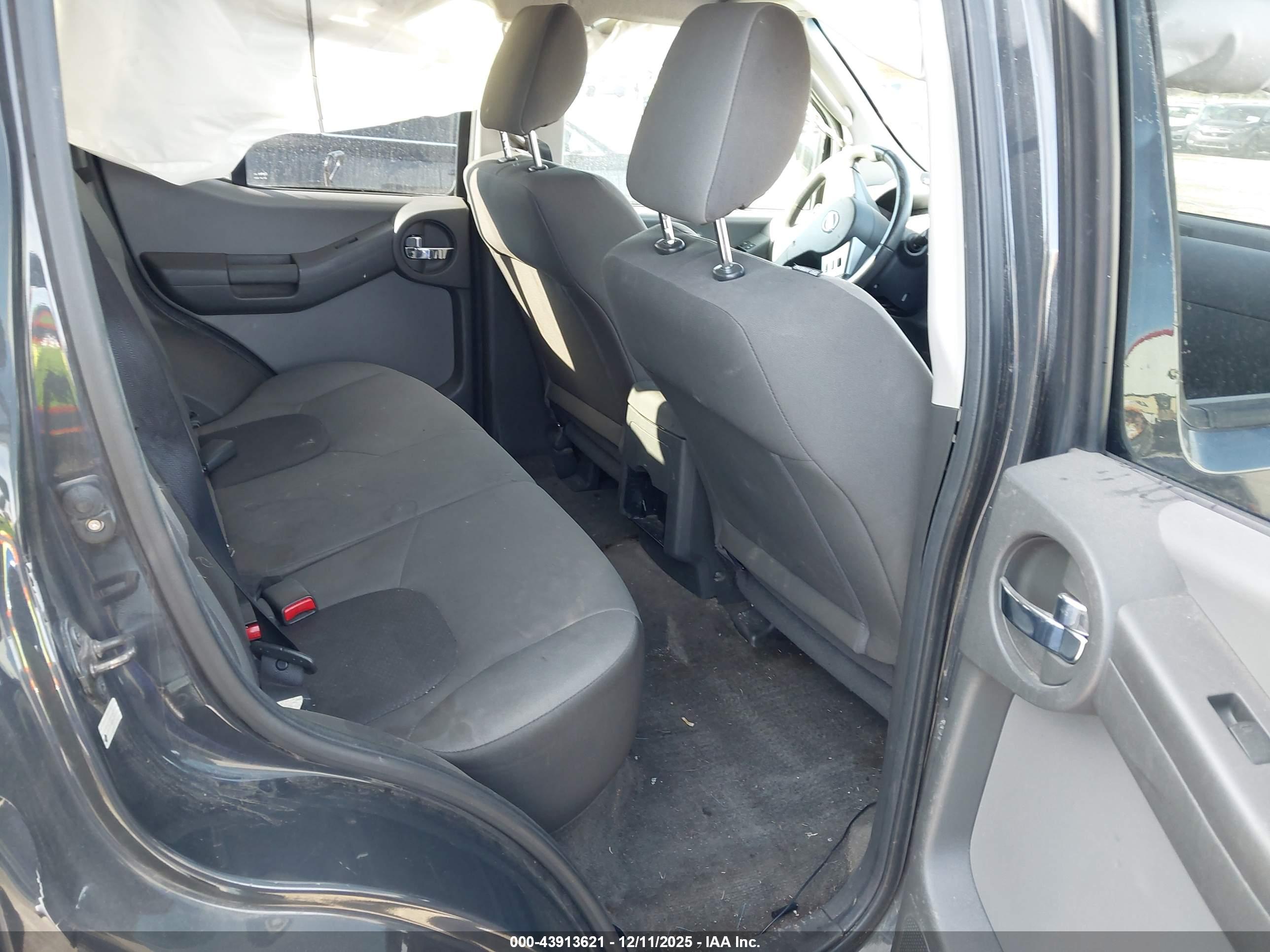 NISSAN XTERRA image 8