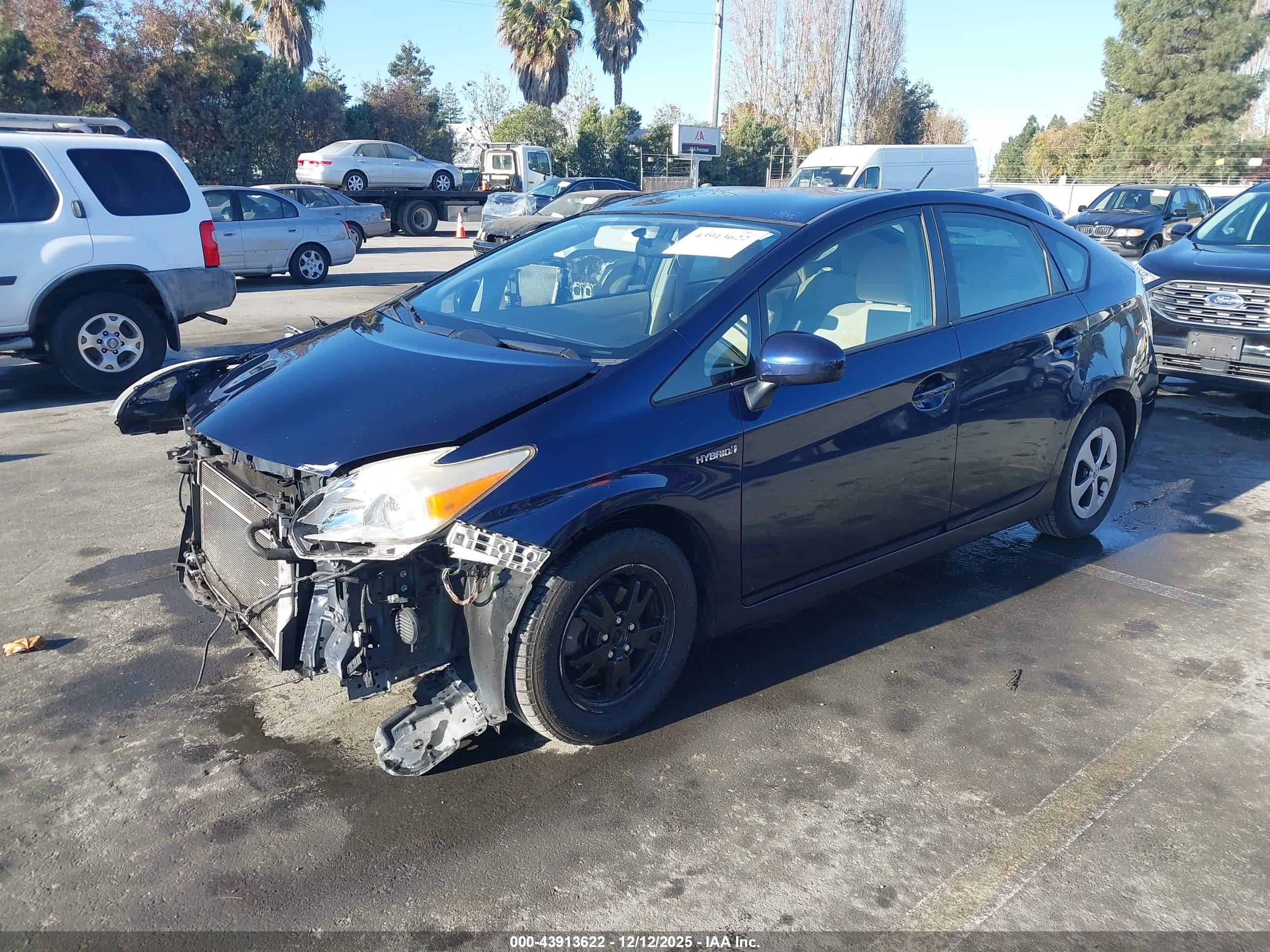 TOYOTA PRIUS image 2