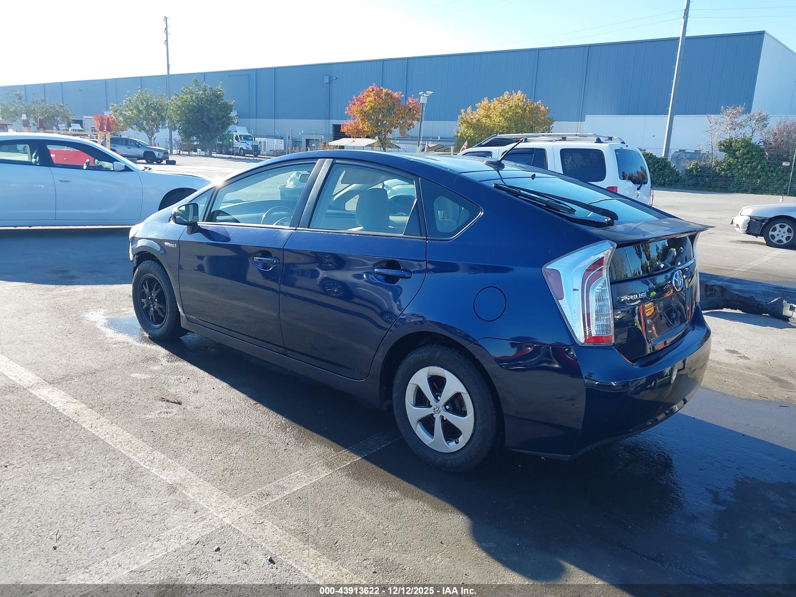TOYOTA PRIUS image 3