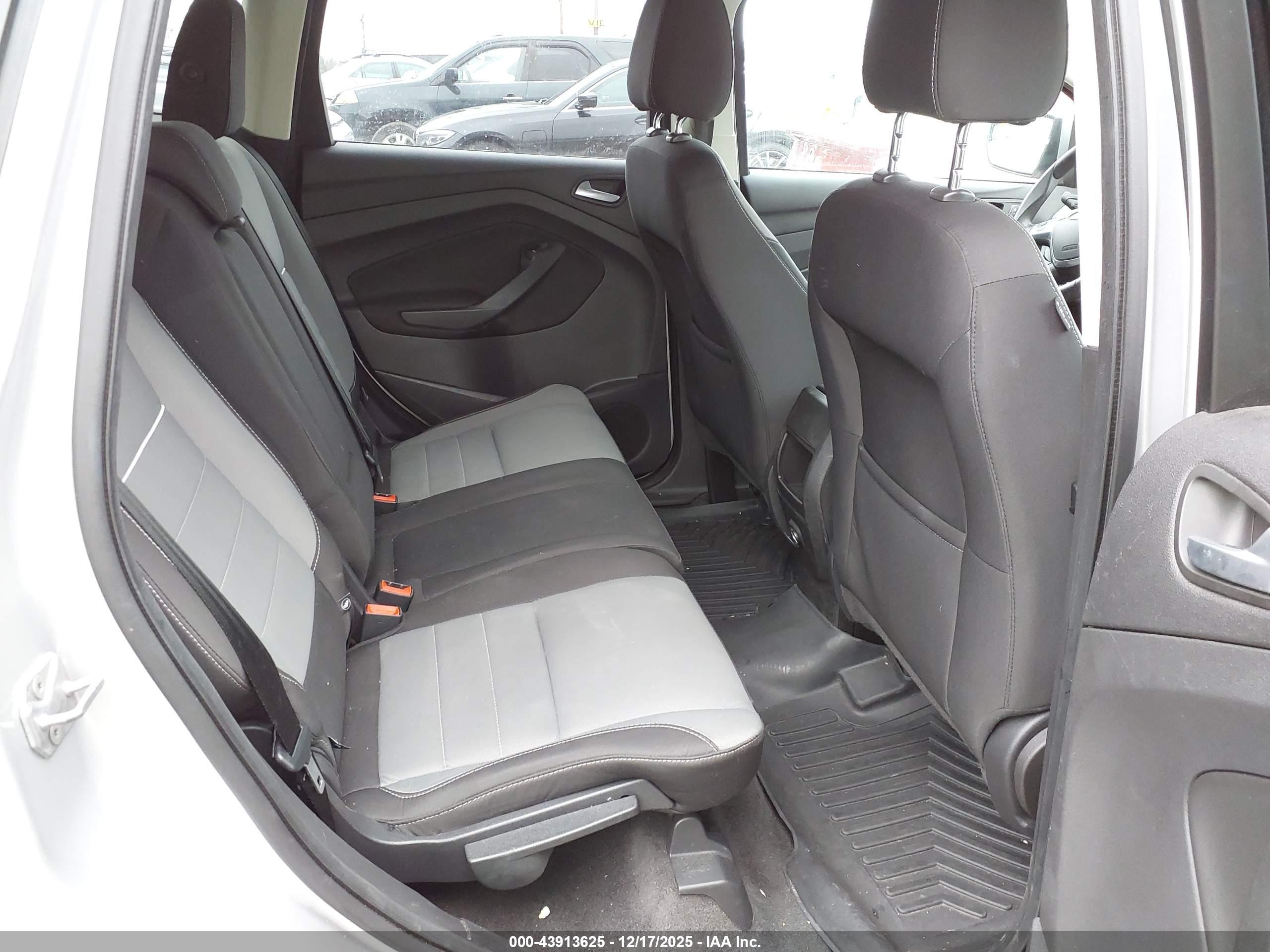 FORD ESCAPE image 8
