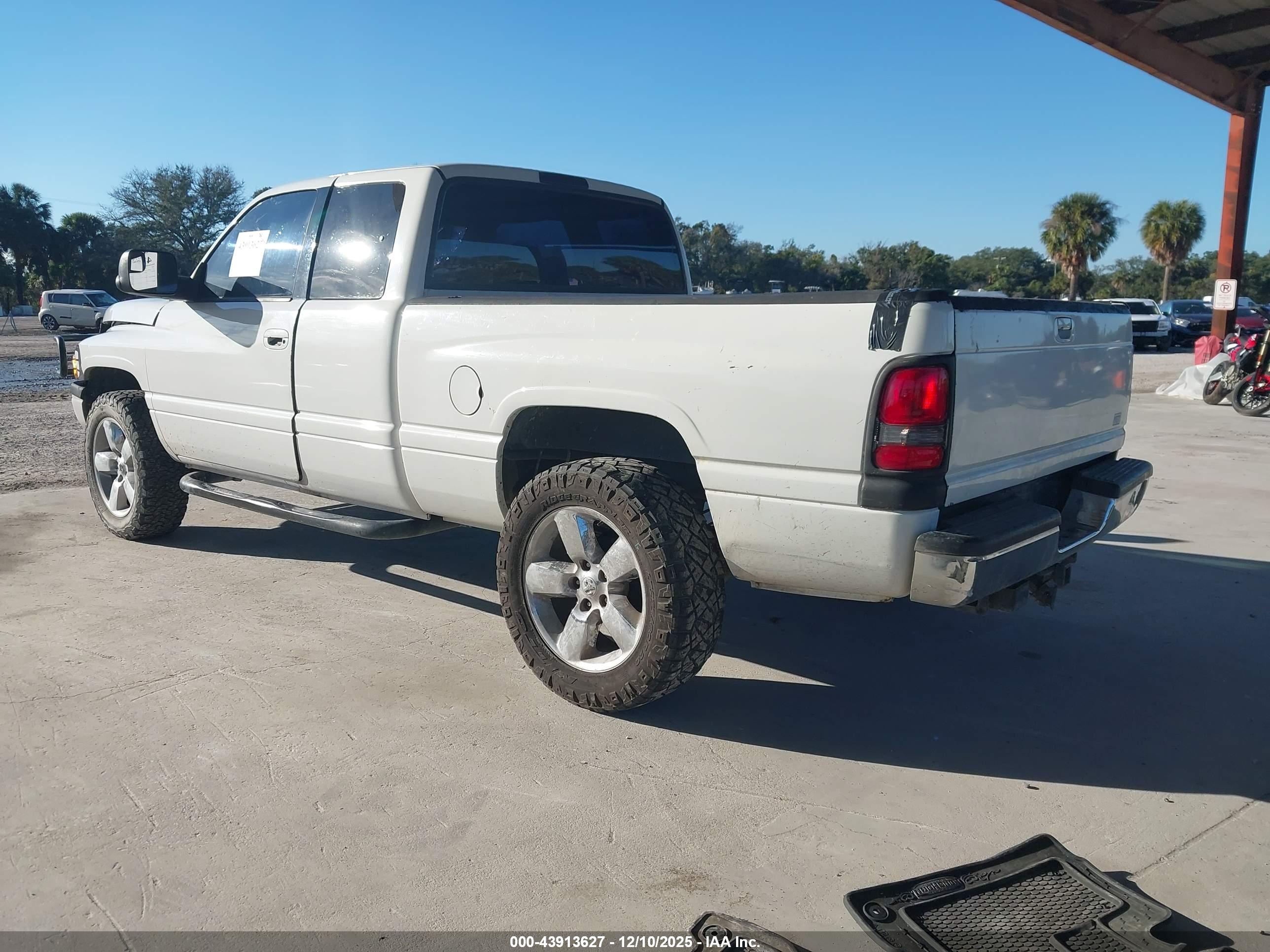 DODGE RAM image 3