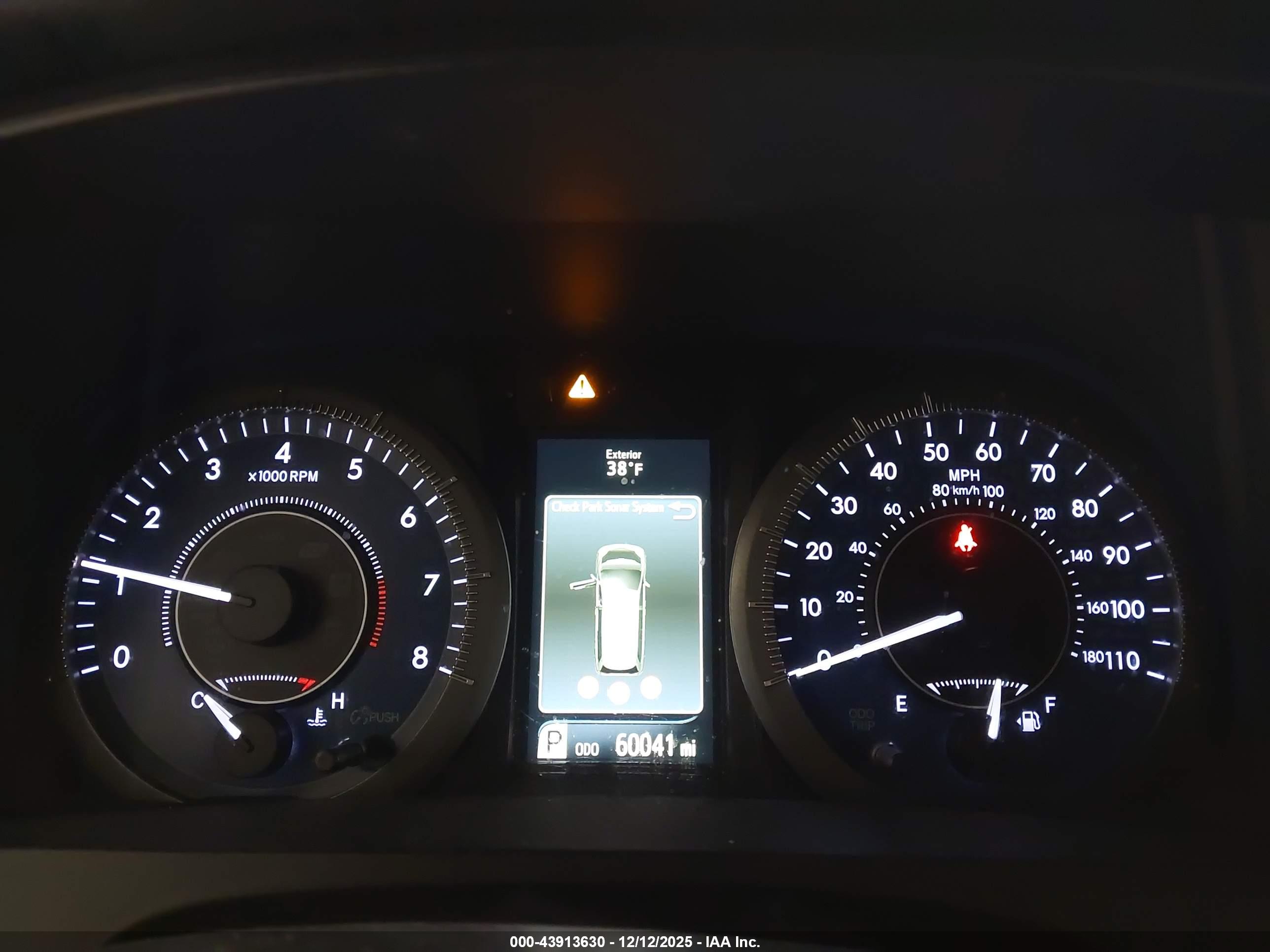 TOYOTA SIENNA image 7