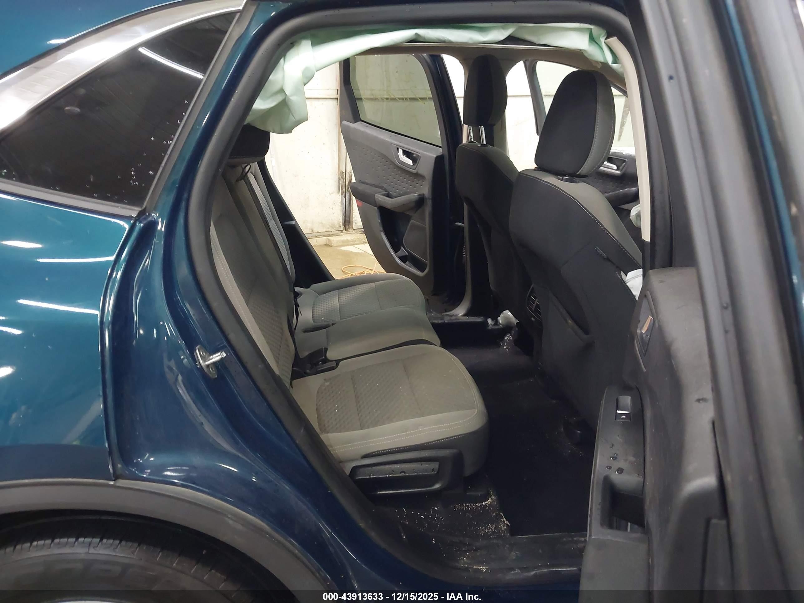 FORD ESCAPE image 8