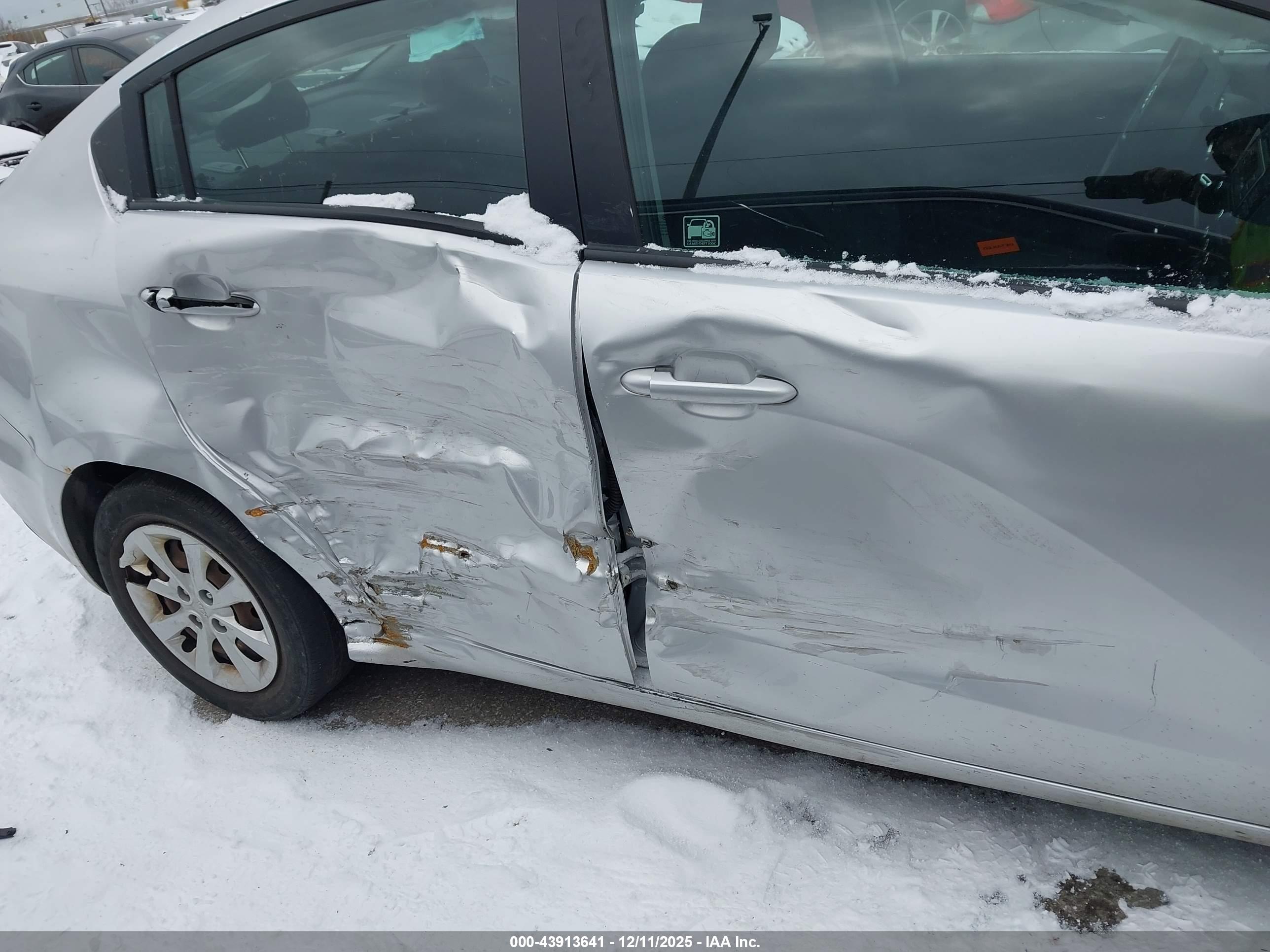 KIA RIO image 6