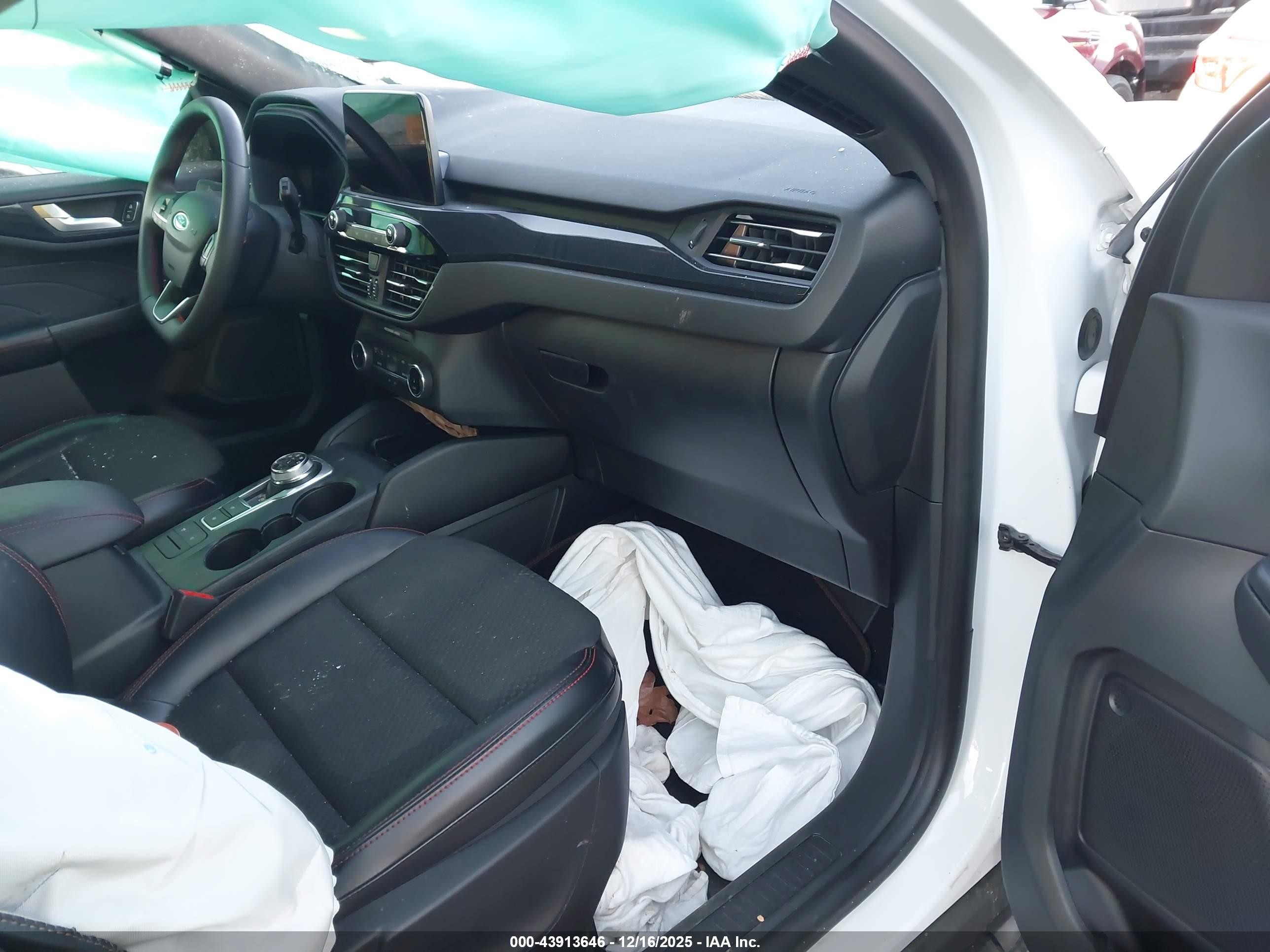 FORD ESCAPE image 5