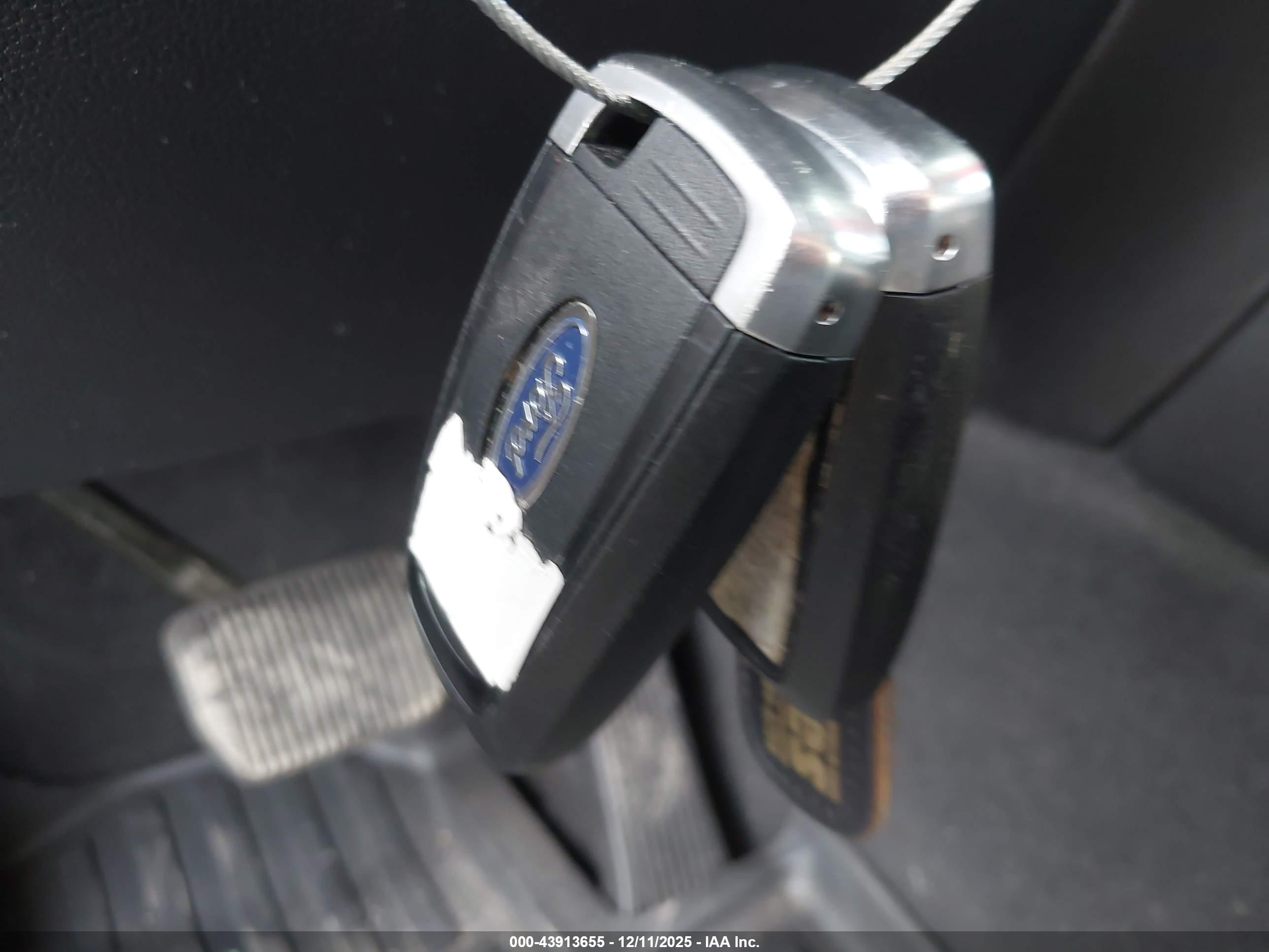 FORD EXPLORER image 11