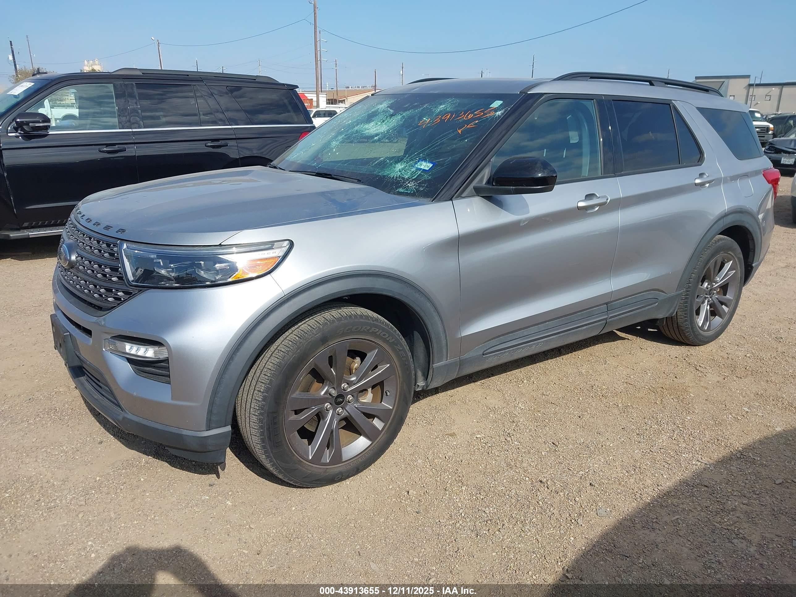 FORD EXPLORER image 2