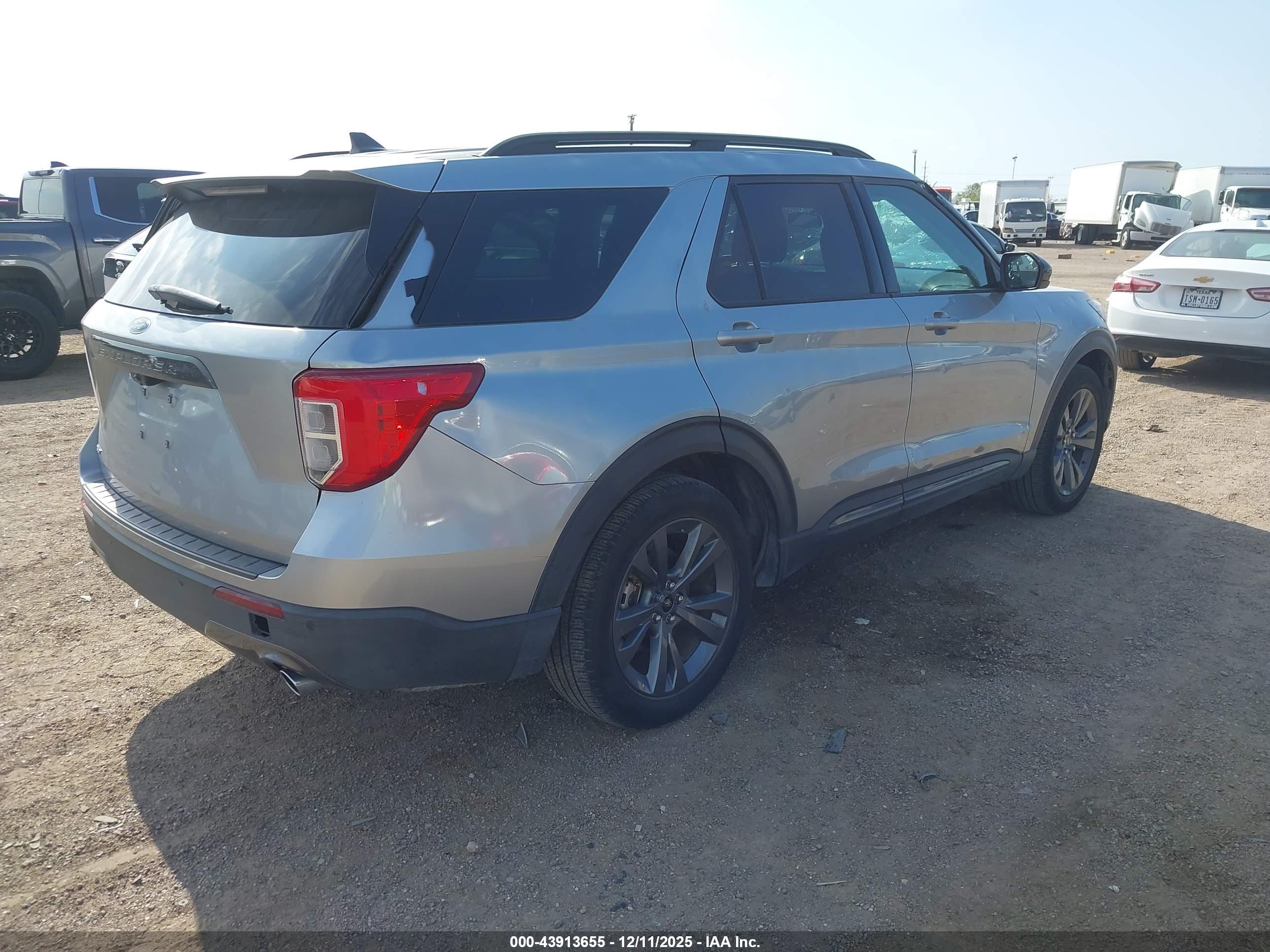 FORD EXPLORER image 4