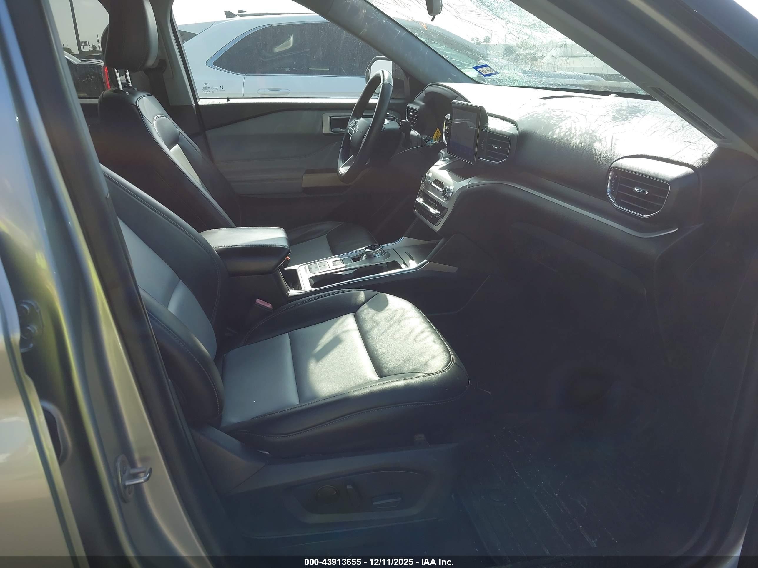 FORD EXPLORER image 5
