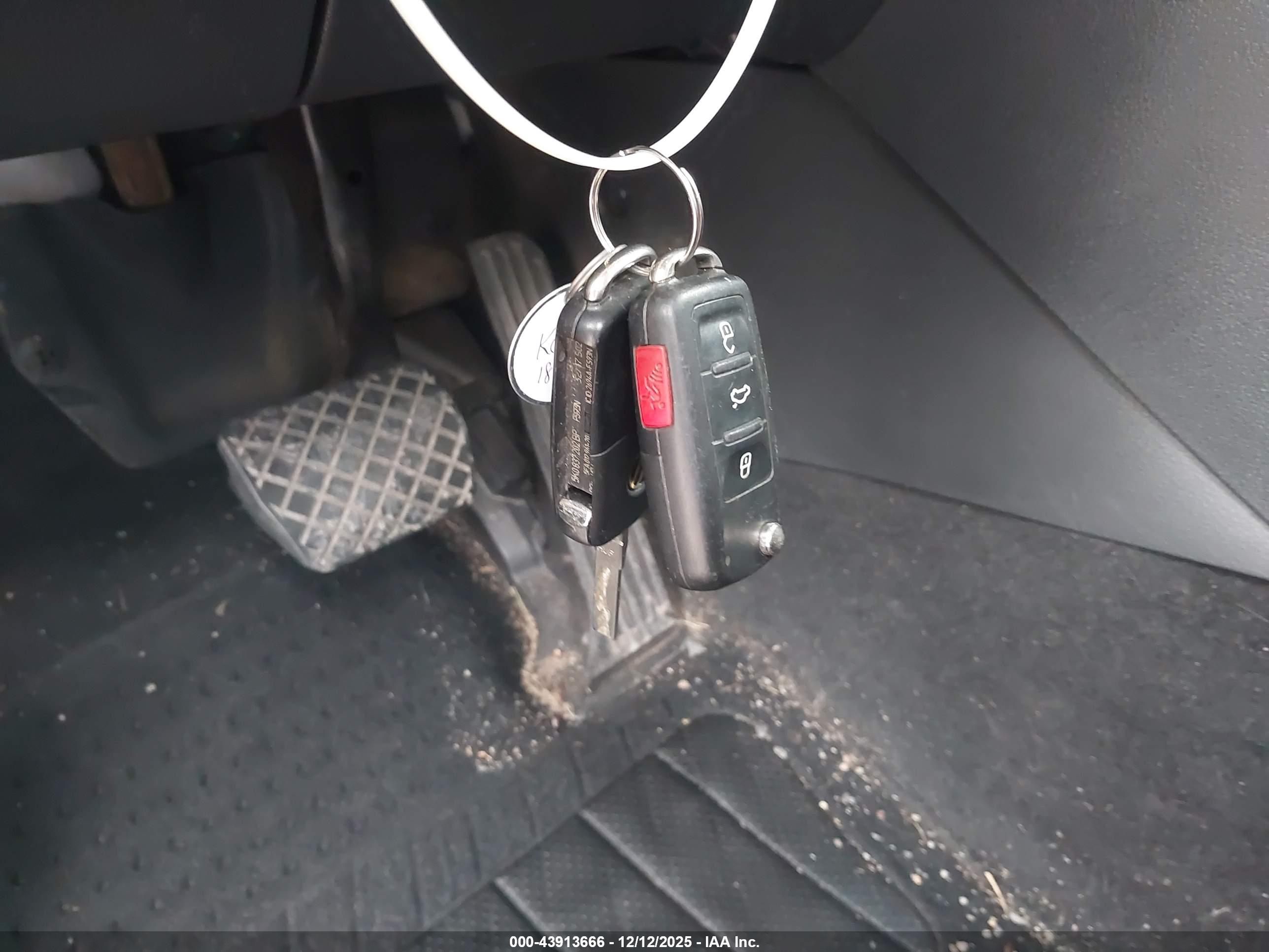 VOLKSWAGEN TIGUAN image 11