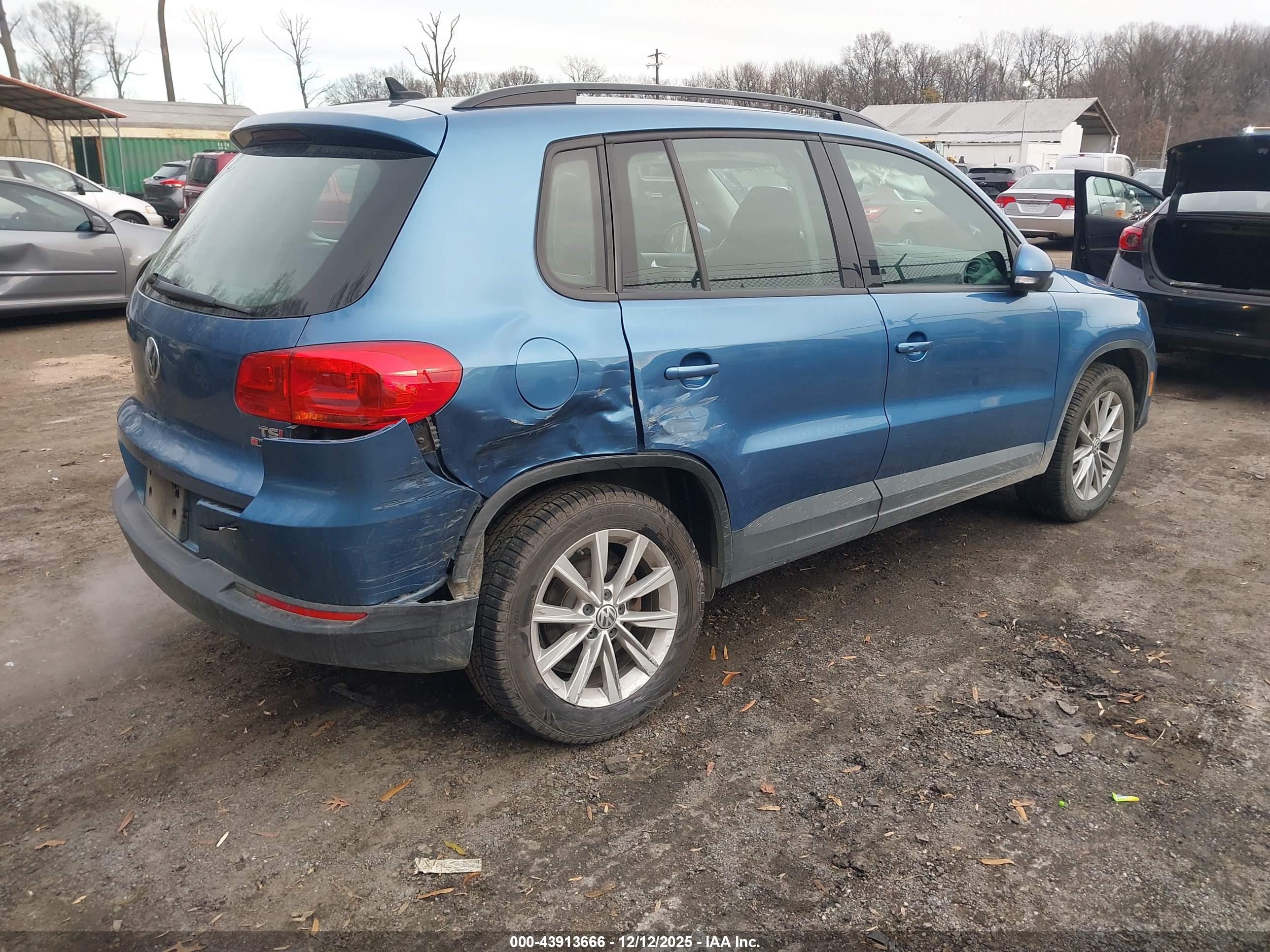 VOLKSWAGEN TIGUAN image 4