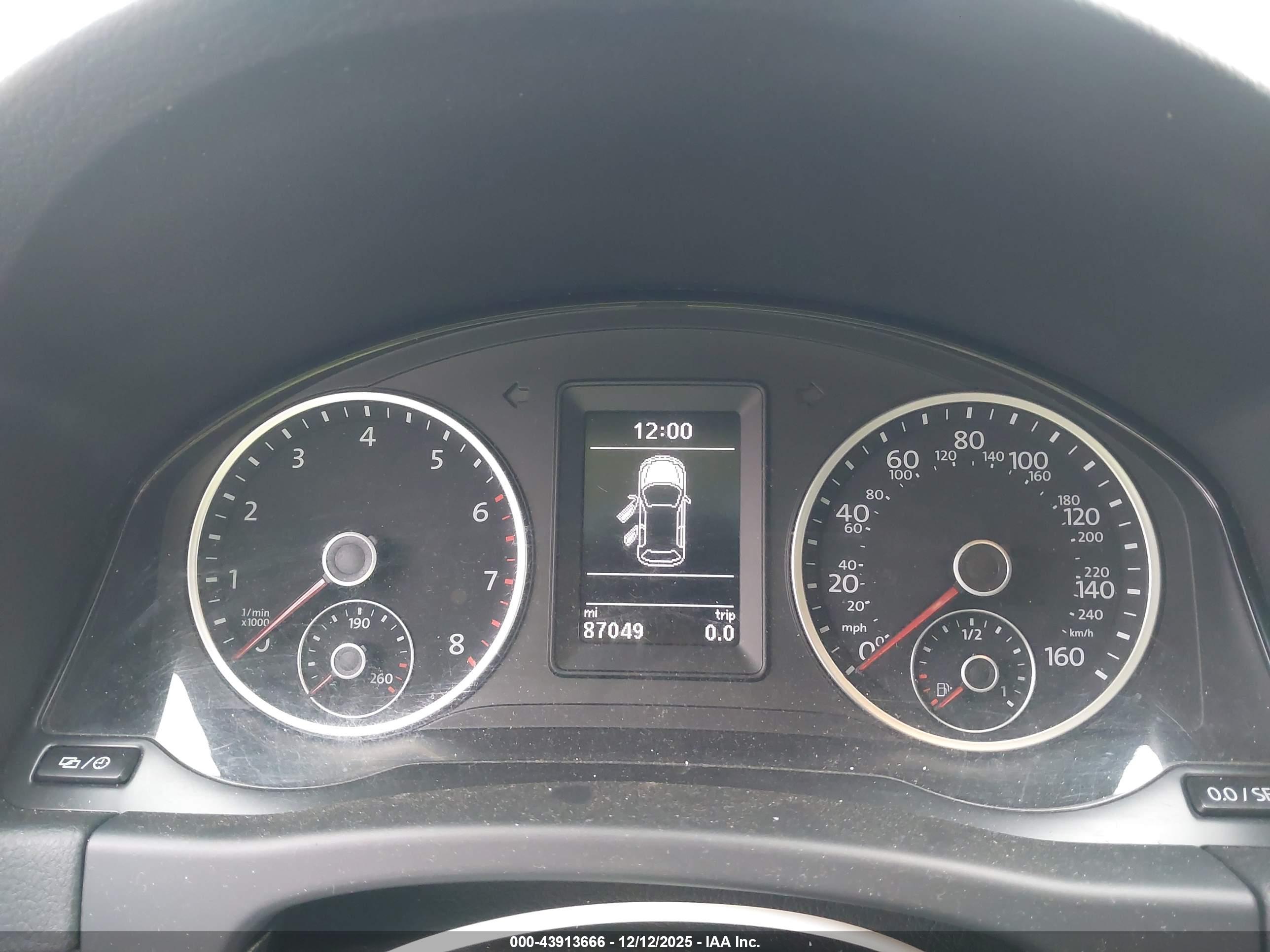 VOLKSWAGEN TIGUAN image 7