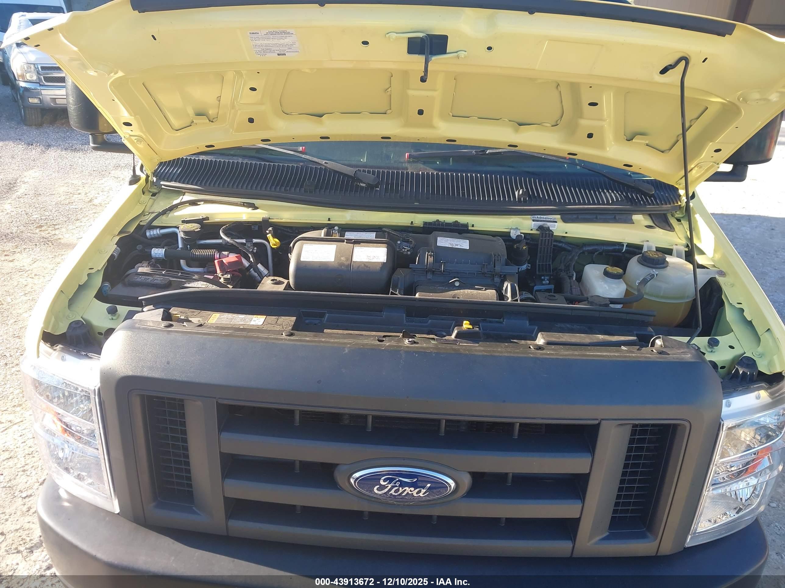 FORD E-450 image 10