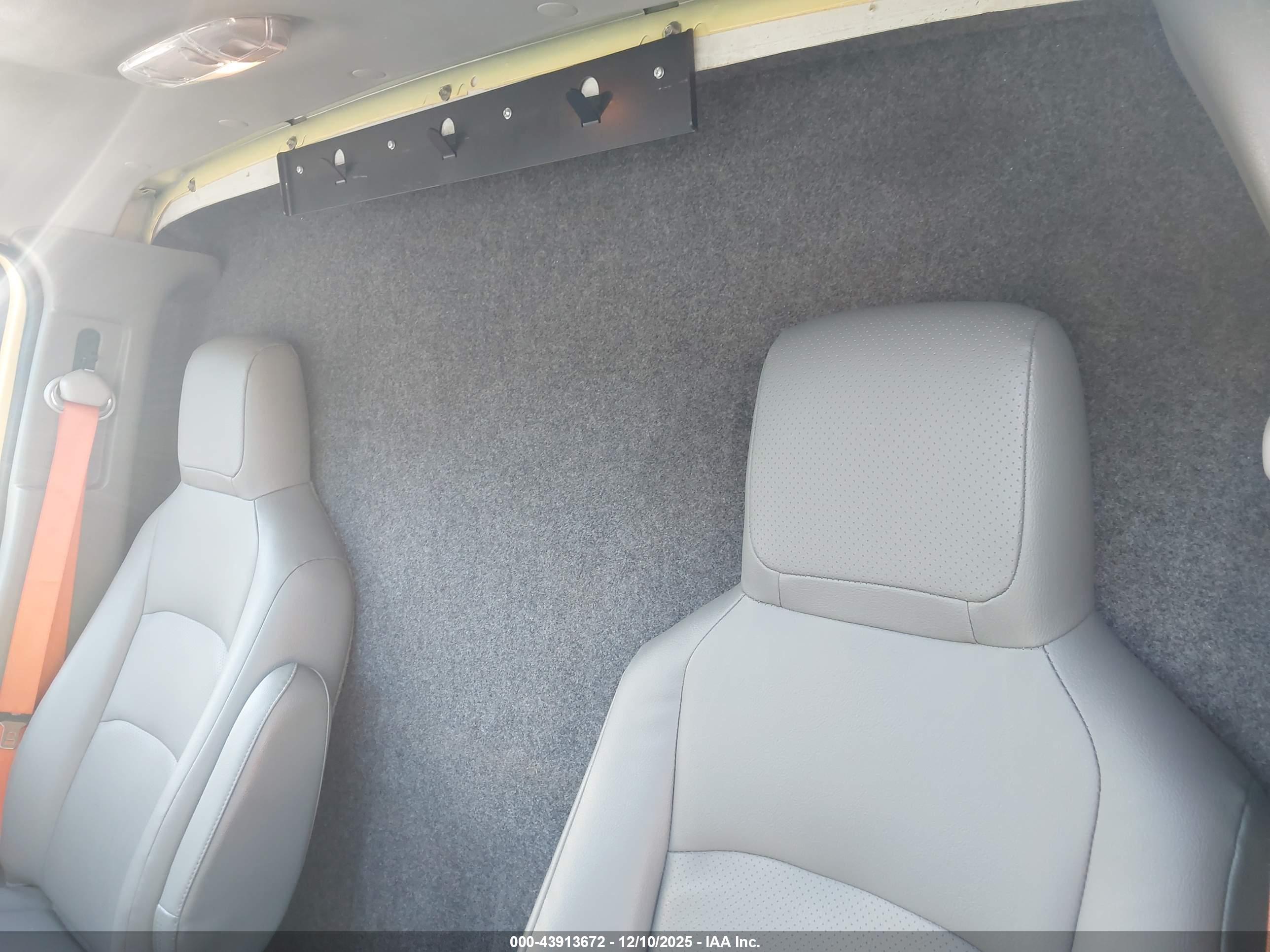 FORD E-450 image 7