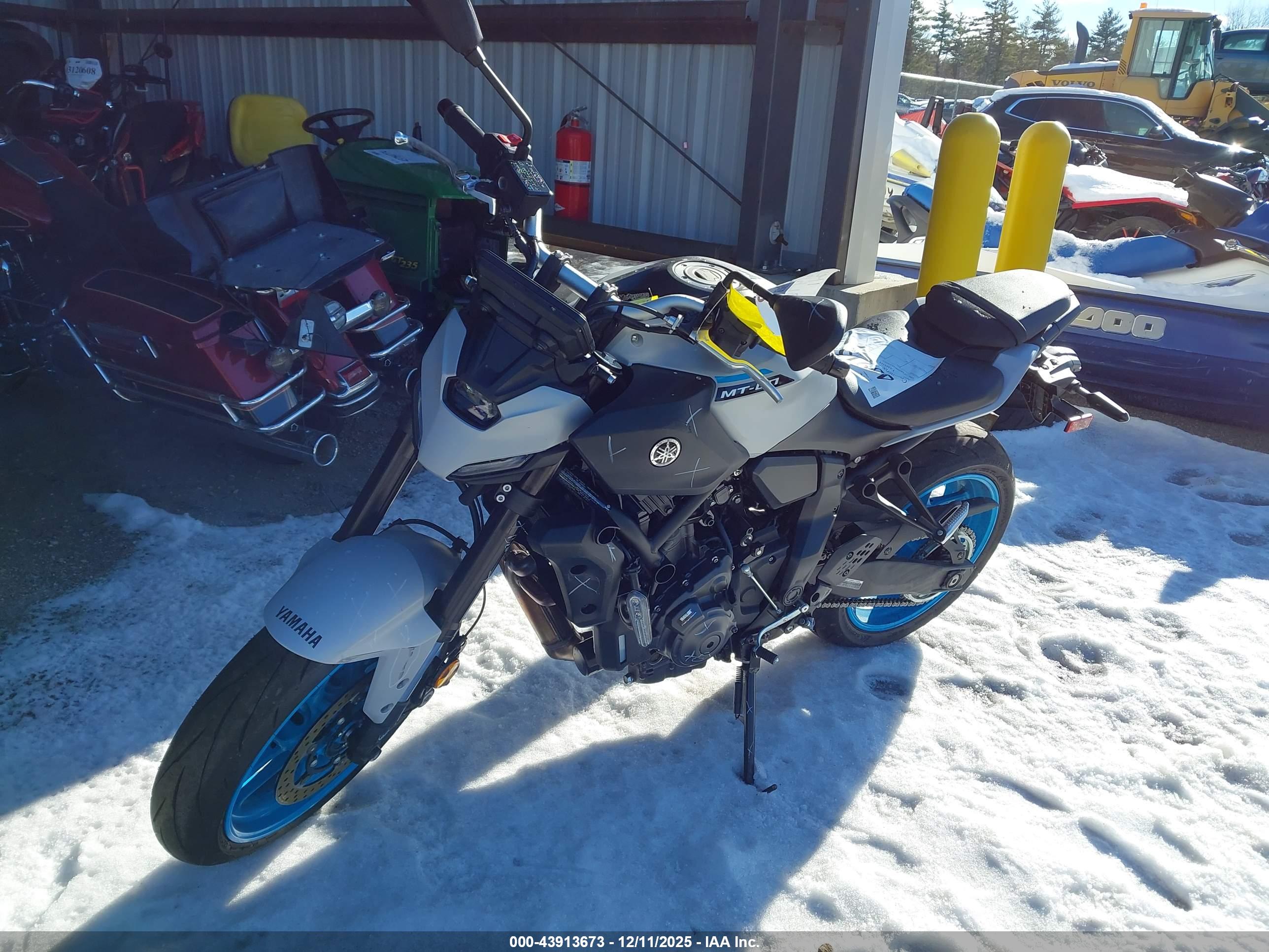 YAMAHA MTN690 image 2